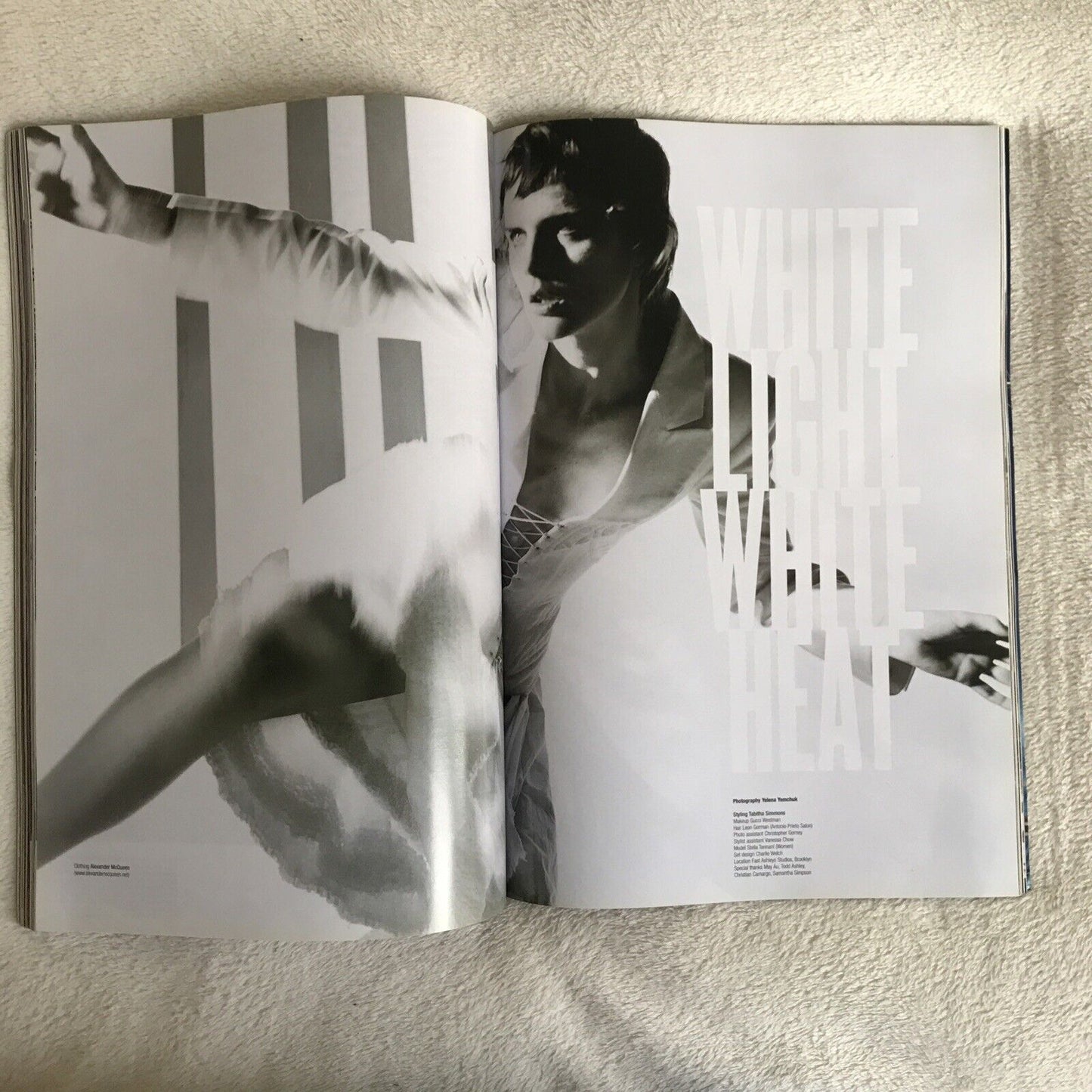 V MAGAZINE 16 MAR/APR 2002 - KYLIE MINOGUE