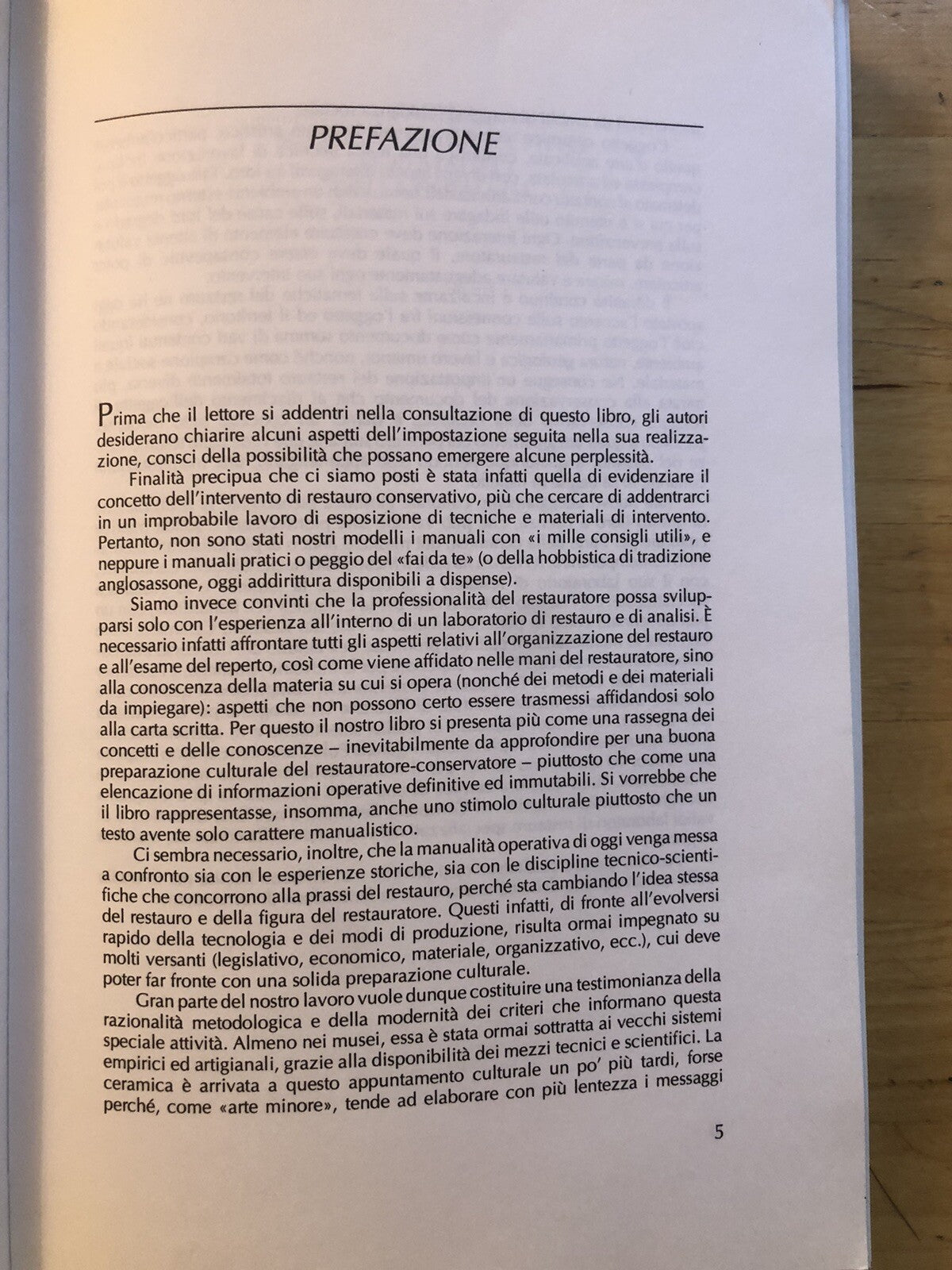 Il restauro della ceramica, Bruno Fabbri - Ravanelli. Nardini editore 1993