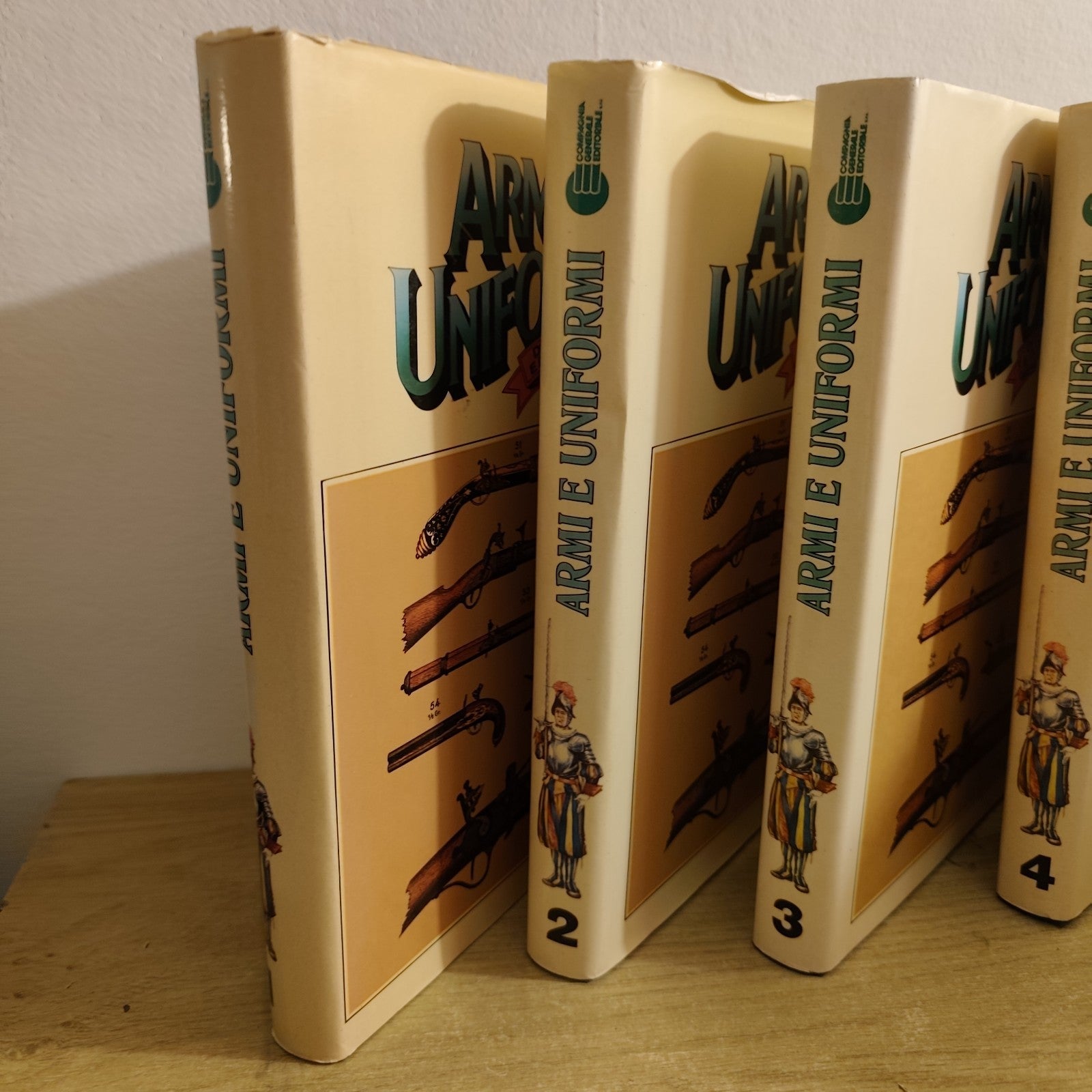 Armi e uniformi di tutti i tempi e di tutti i paesi, Completo 4 volumi, Melegari