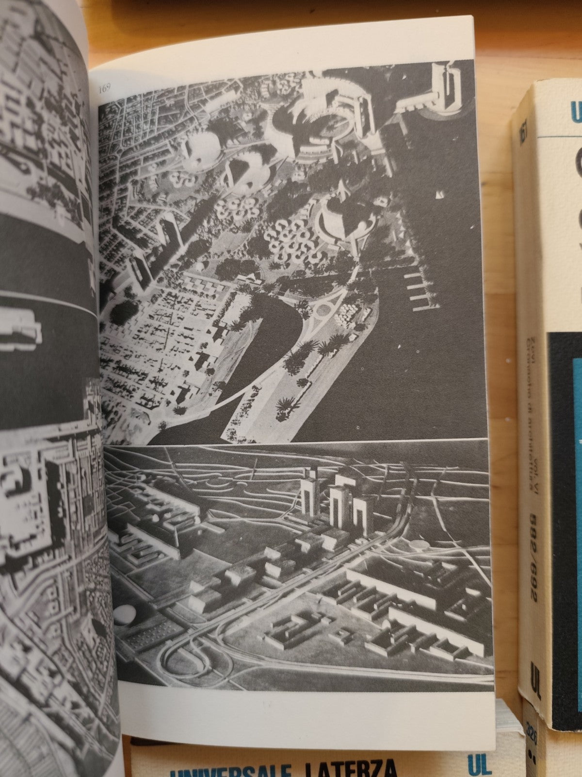 Cronache di Architettura - Bruno Zevi, Laterza ed. 5 voll: V, VI, VII, 17, 18