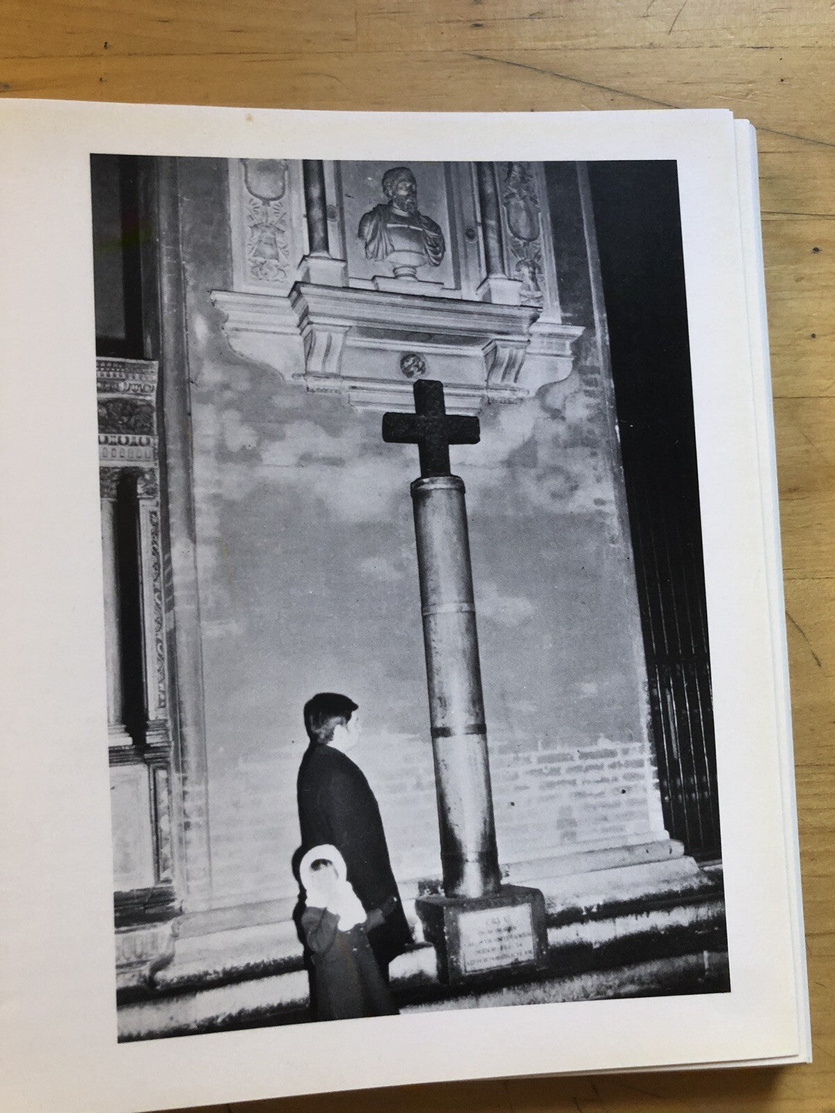 Bologna per la strada, Leggende e curiosità. Alberto Menarini, A. Vianelli 1976