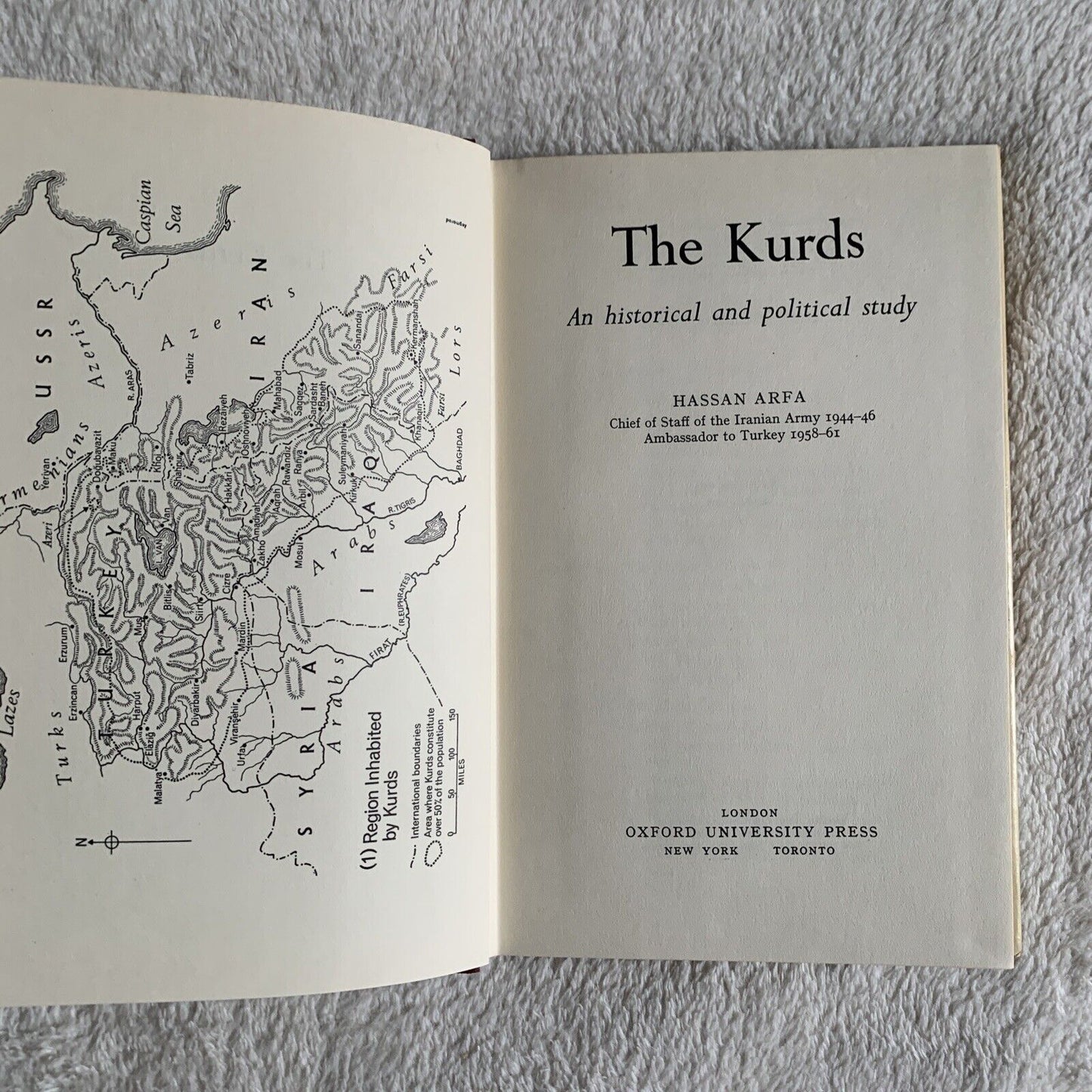 THE KURDS an historical and political study - Hassan Arfa 1968