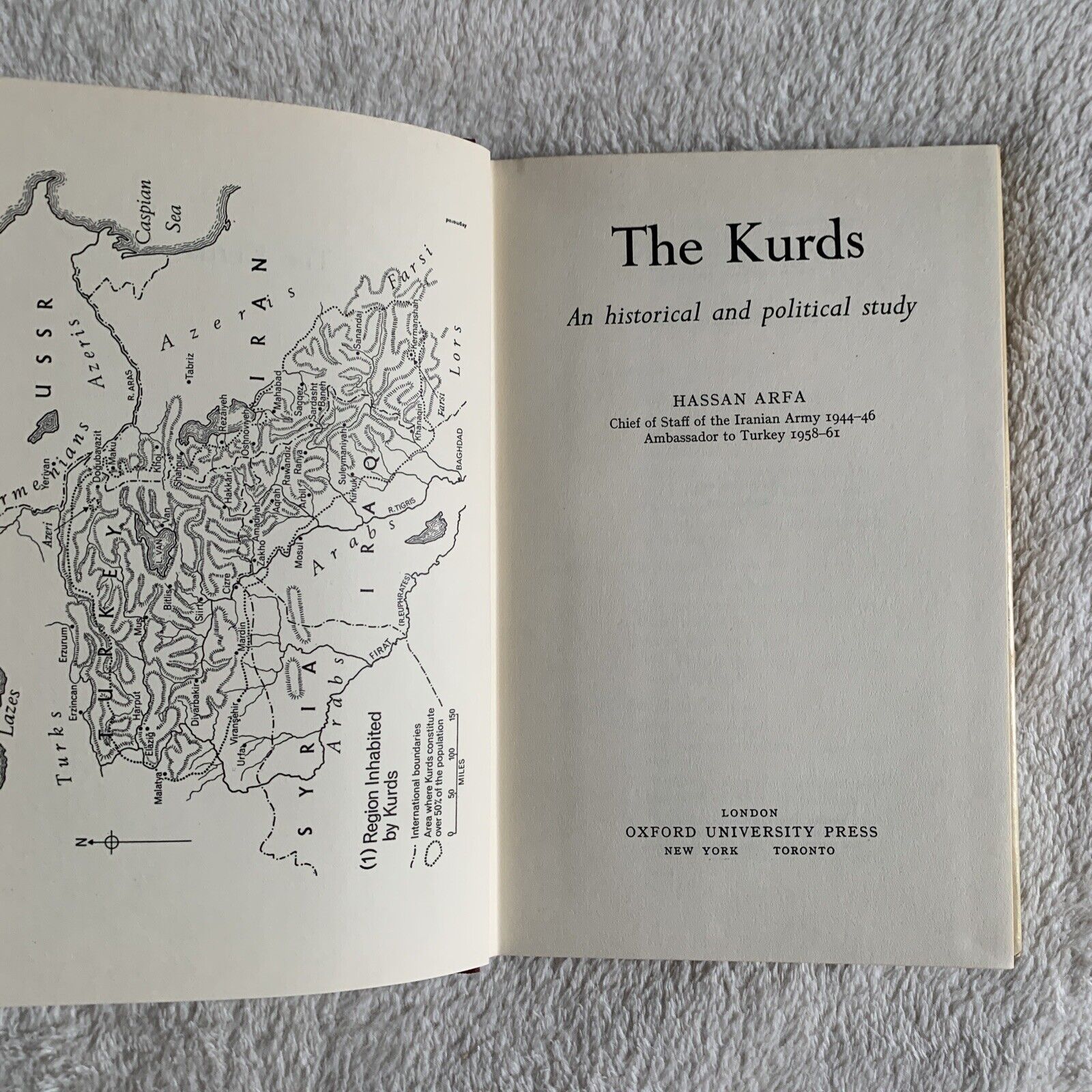 THE KURDS an historical and political study - Hassan Arfa 1968