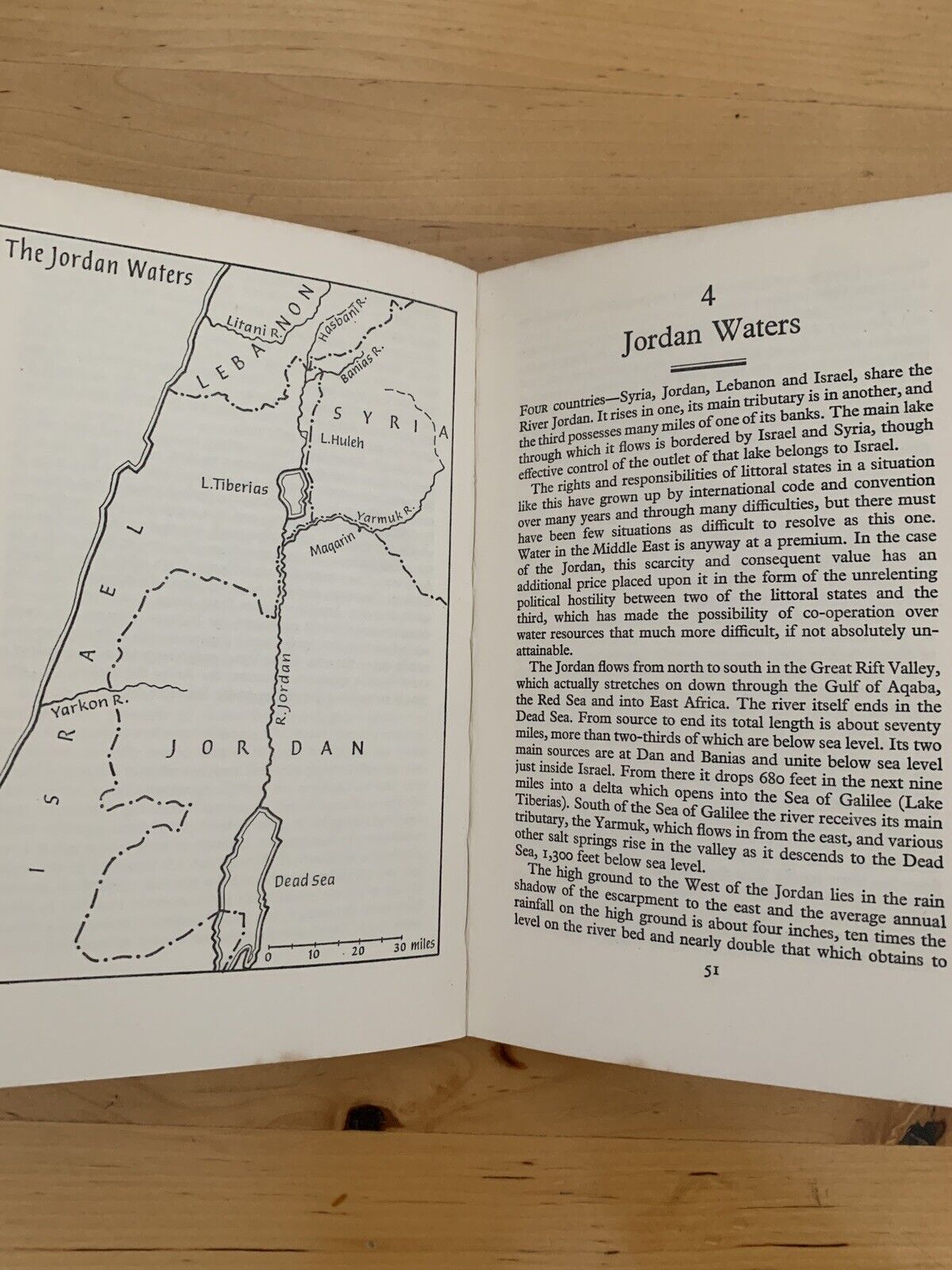 The Arabs and Israel - Charles Douglas-Home, Bodley heads 1968