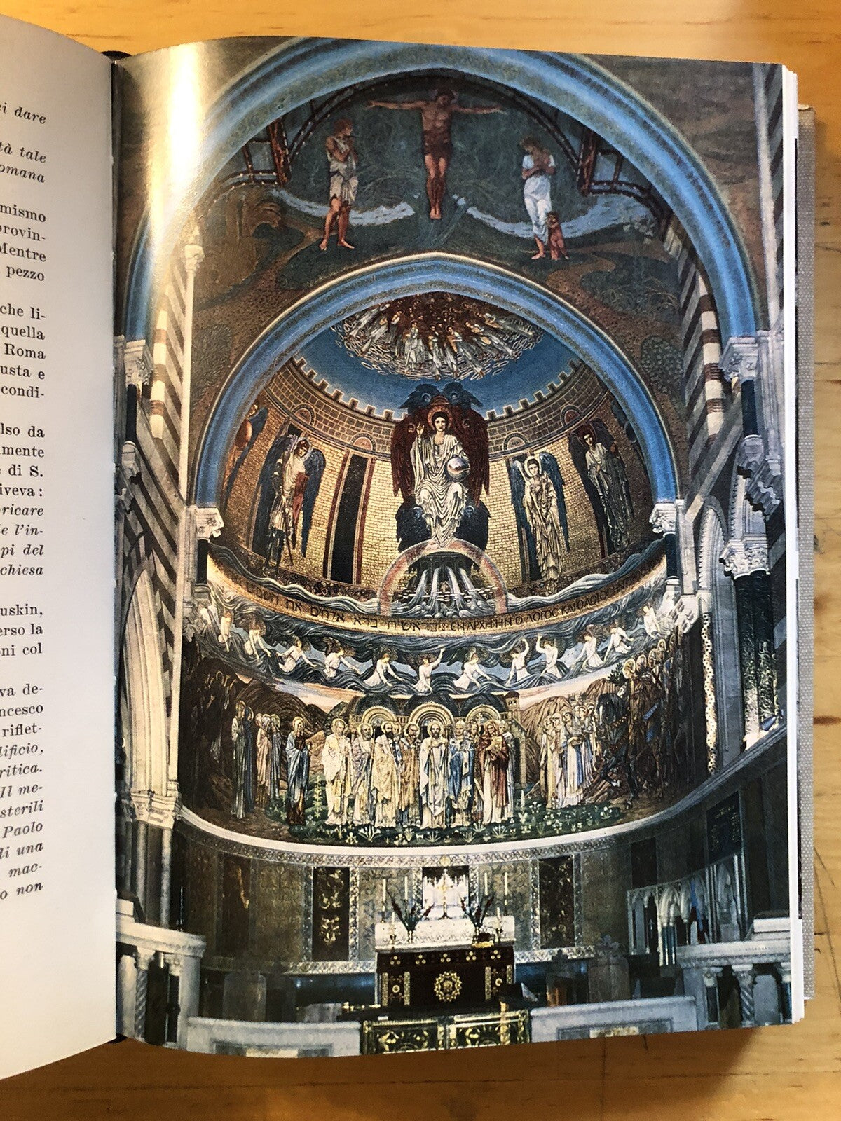 Le chiese di Roma dagli inizi del neoclassic Dal mondo Romano al mondo Cristiano