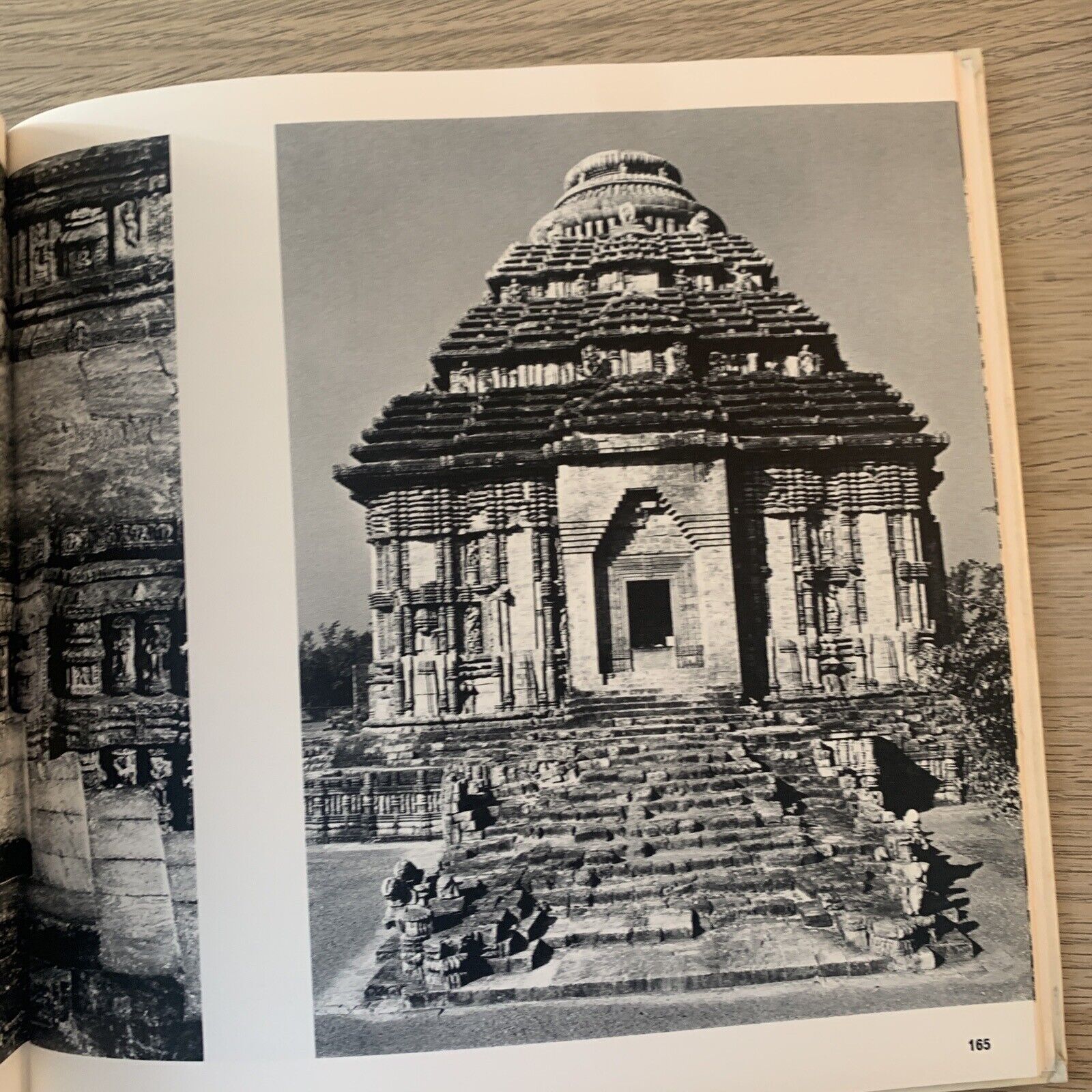 Architettura Indiana - Andreas Volwahsen. edizioni del Parnaso 1969
