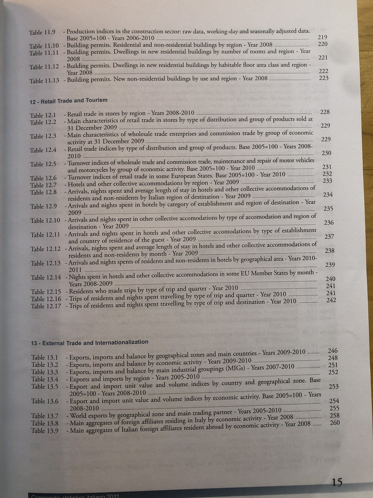 Compendio statistico italiano - Italian statistical abstract 2011 ISTAT