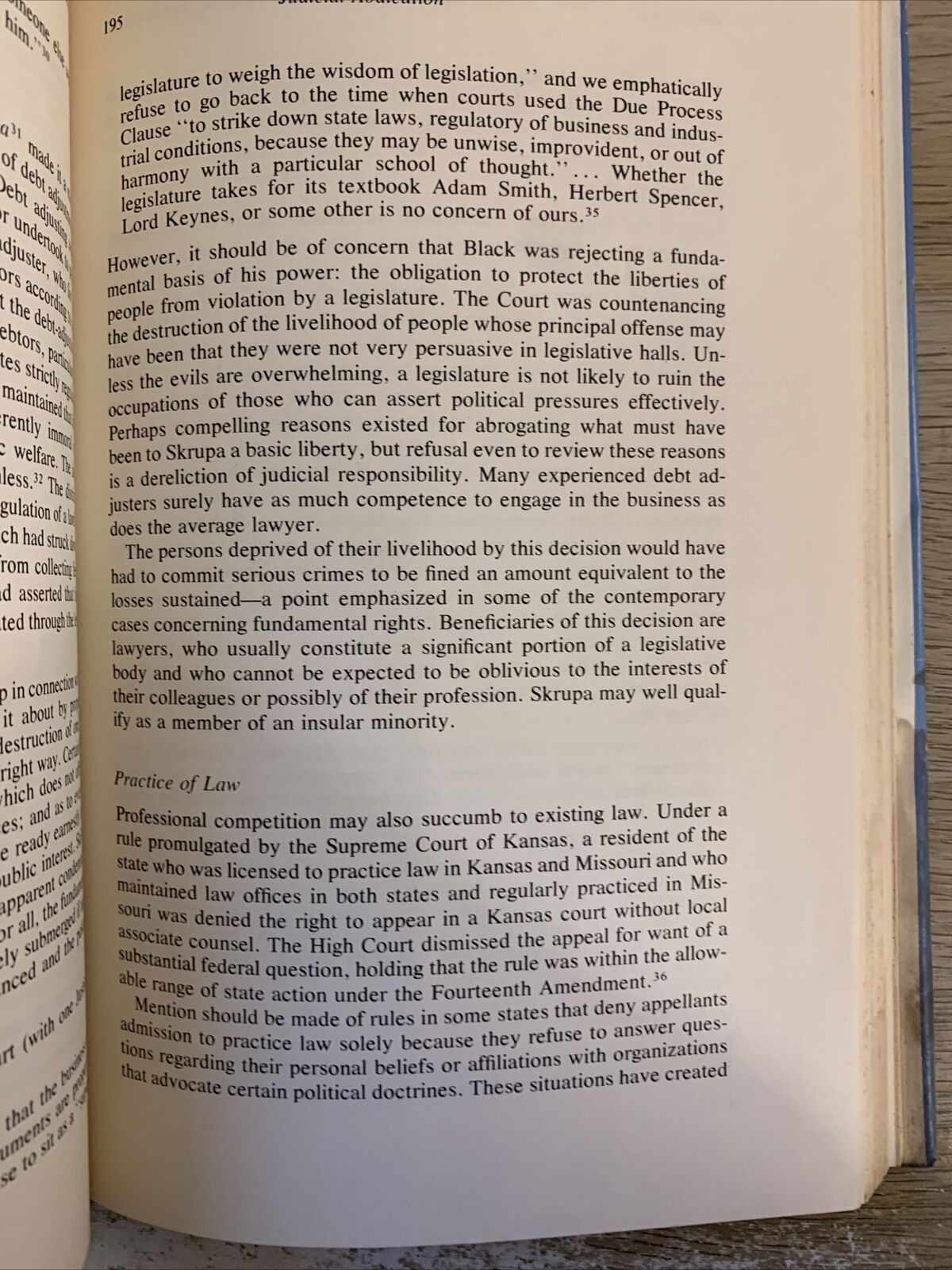 ECONOMIC LIBERTIES AND THE CONSTITUTION. BERNARD H. SIEGAN. Chicago univ. Press