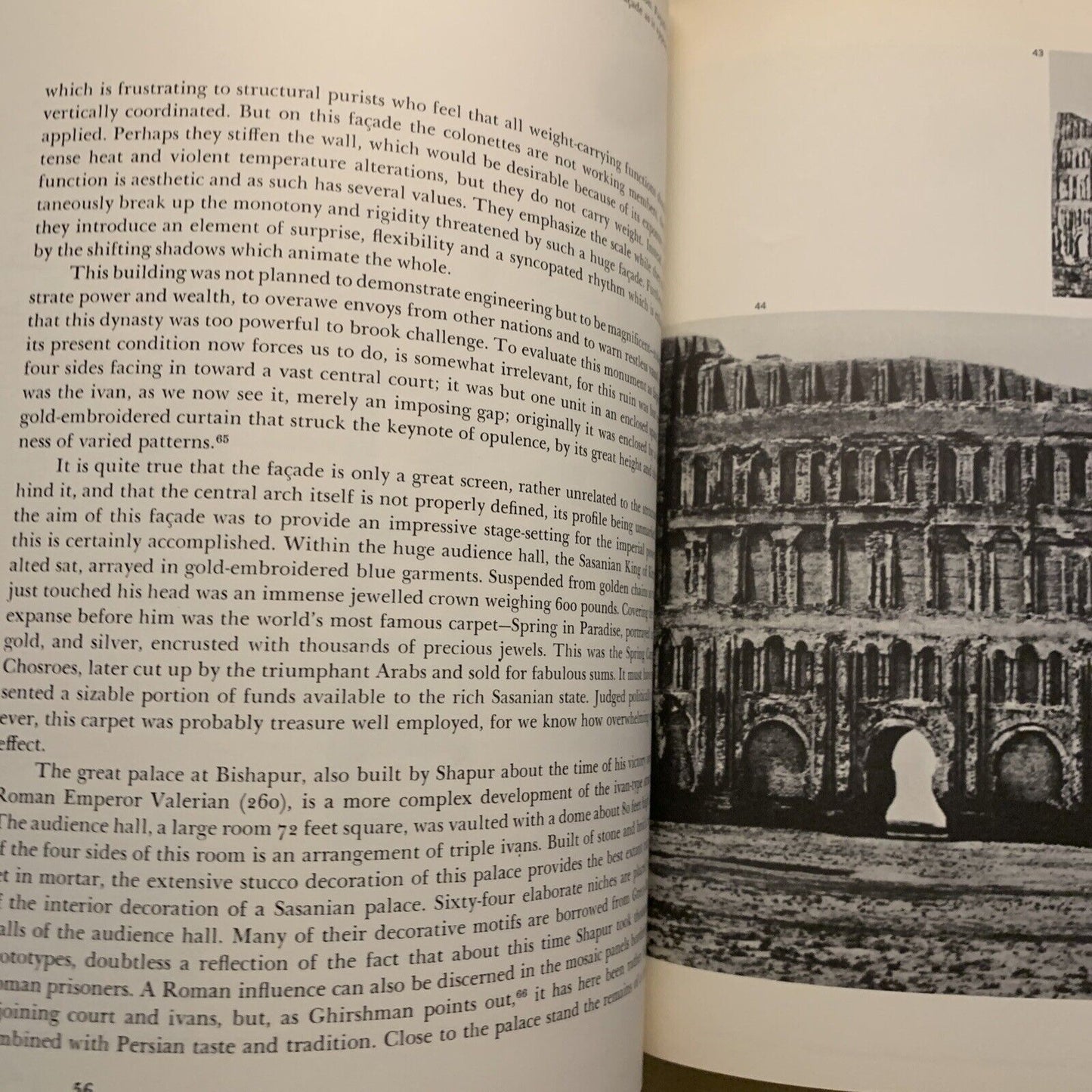 PERSIAN ARCHITECTURE - Arthur Upham Pope. Thames and Hudson 1965