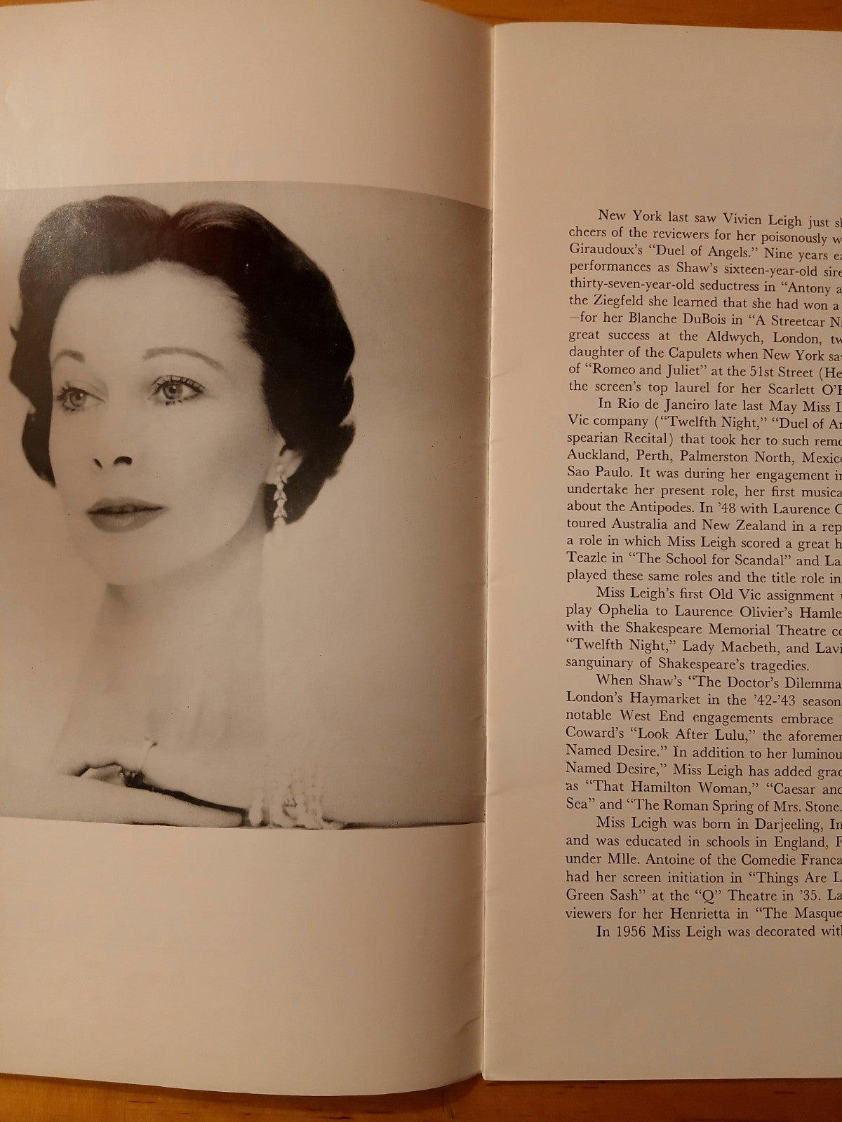 Tovarich a Romantic musical comedy - Vivien Leigh - Jean Pierre Aumont