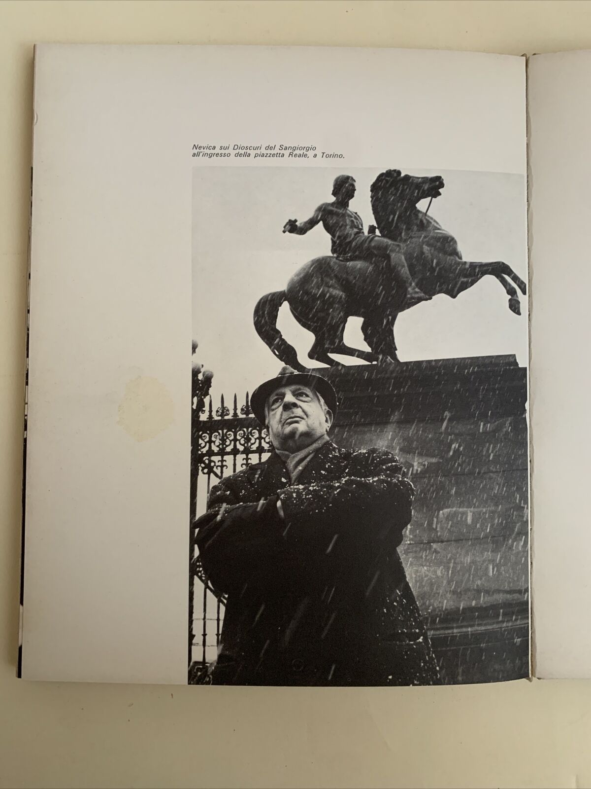 DE CHIRICO COM'È  a cura di Ezio Gribaudo, W. Mori. Fratelli Pozzo ed. 1970