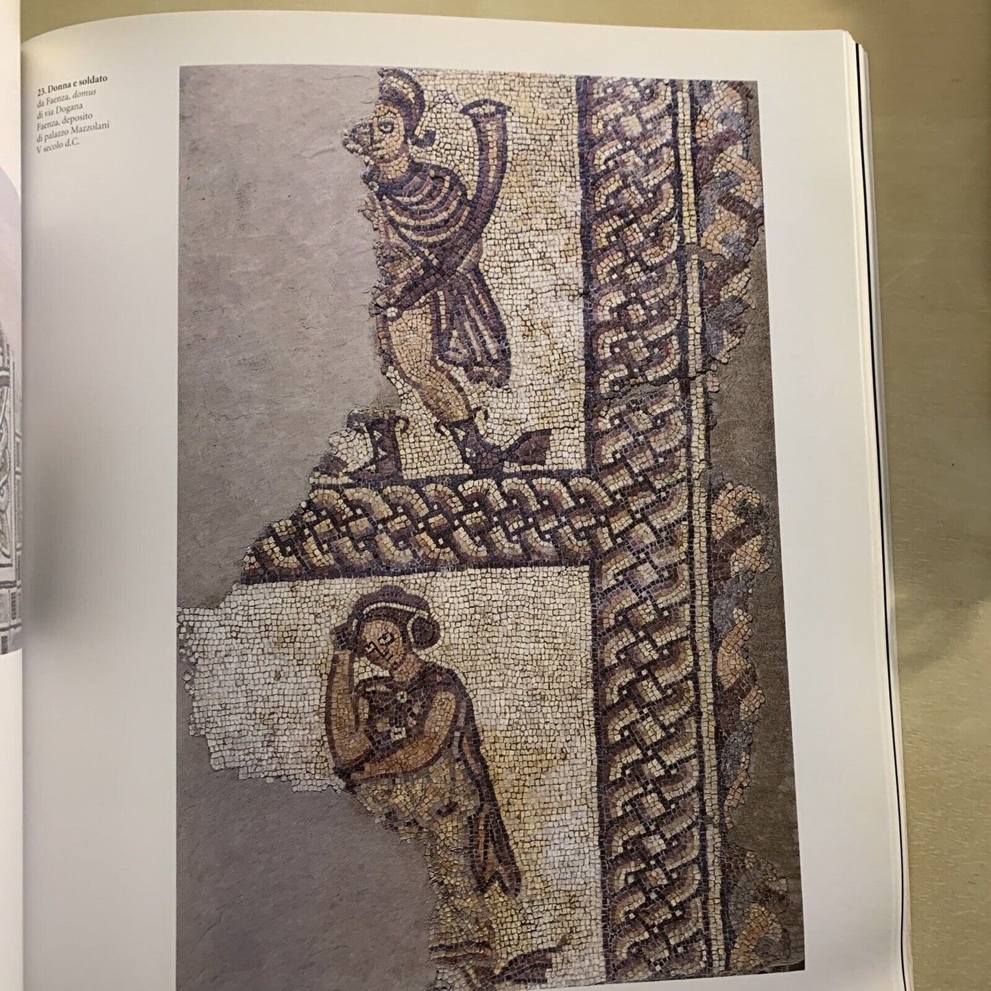 LA FORMA DEL COLORE - mosaici dall'antichità al XX secolo. Electa 1999 #