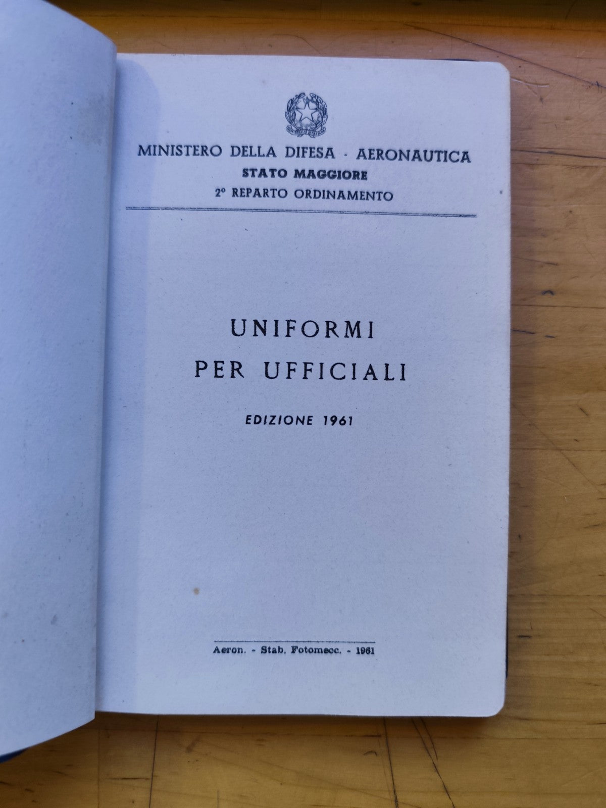 Uniformi per ufficiali Ministero della difesa - Aeronautica 1961