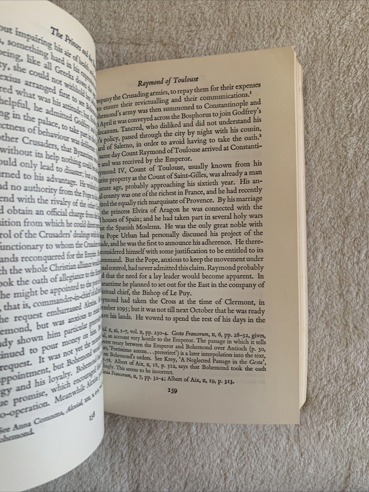 A History of the Crusades, Steven Runciman. Peregrine books 1965. 3 volumi