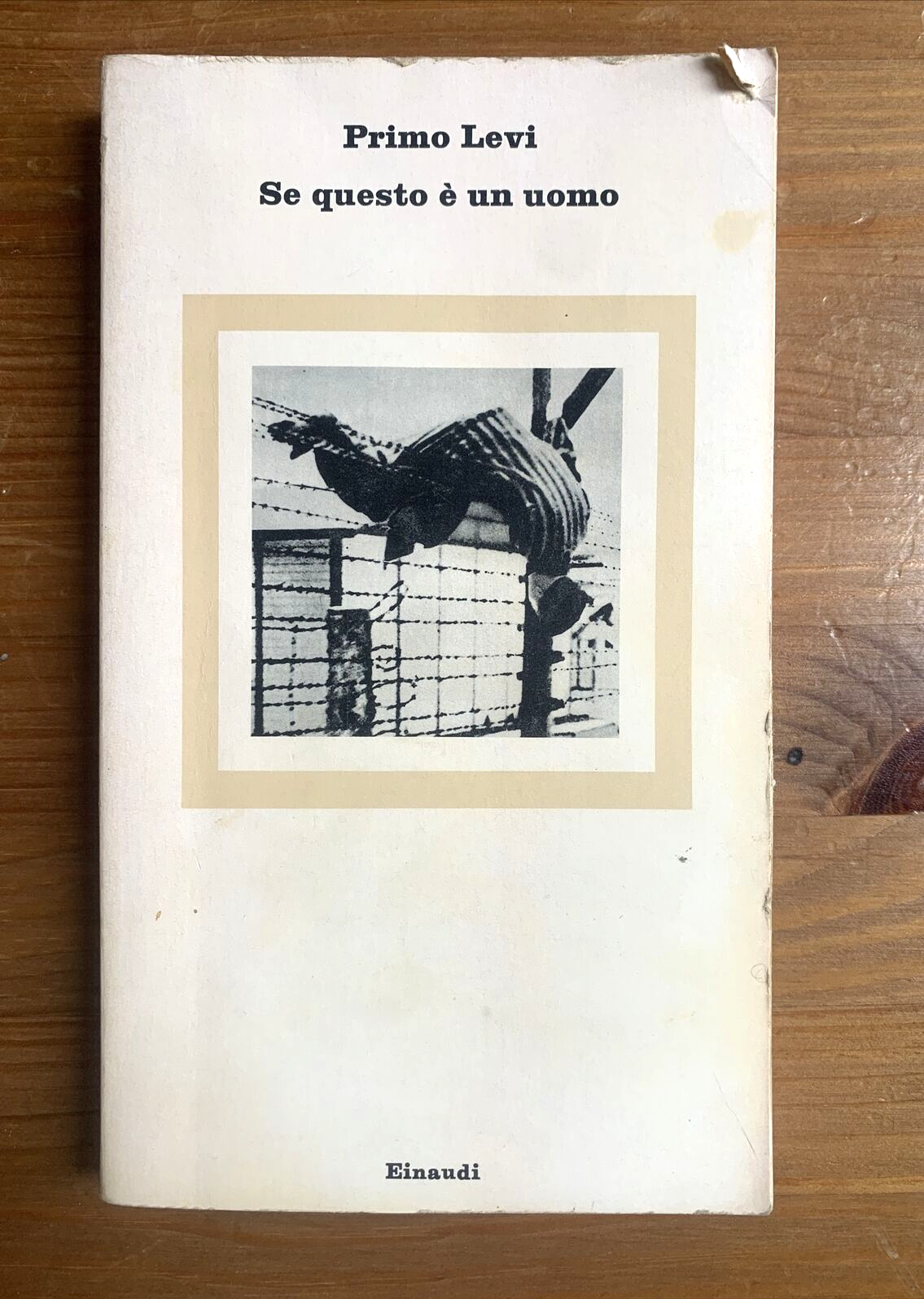 PRIMO LEVI - SE QUESTO É UN UOMO, Einaudi Nuovi Coralli 2. 1982 #