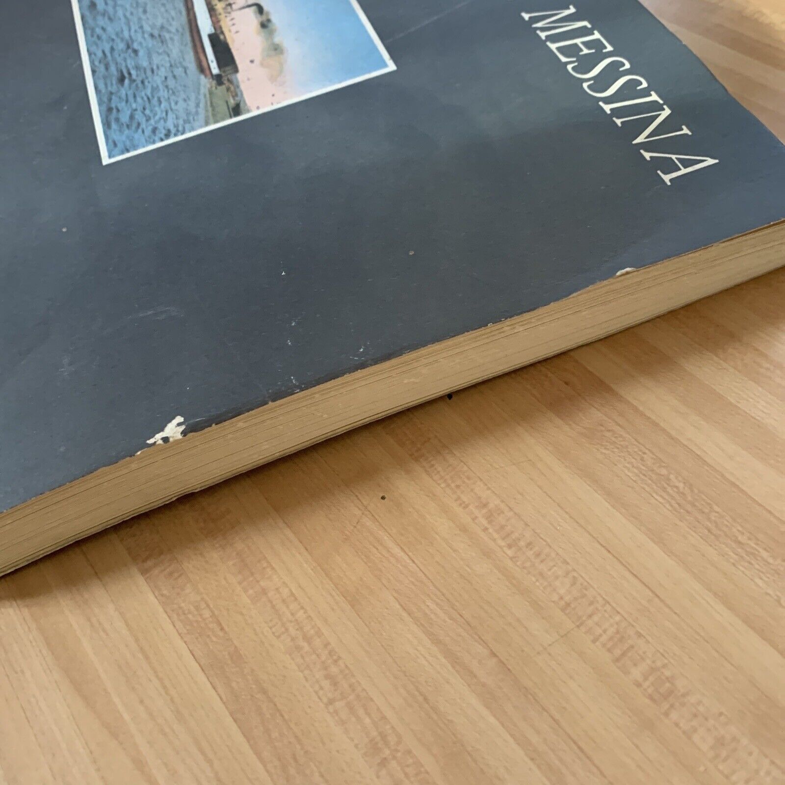 MESSINA le cartoline raccontano. Edizioni G. B. M. 1982. Riproduzioni cartoline