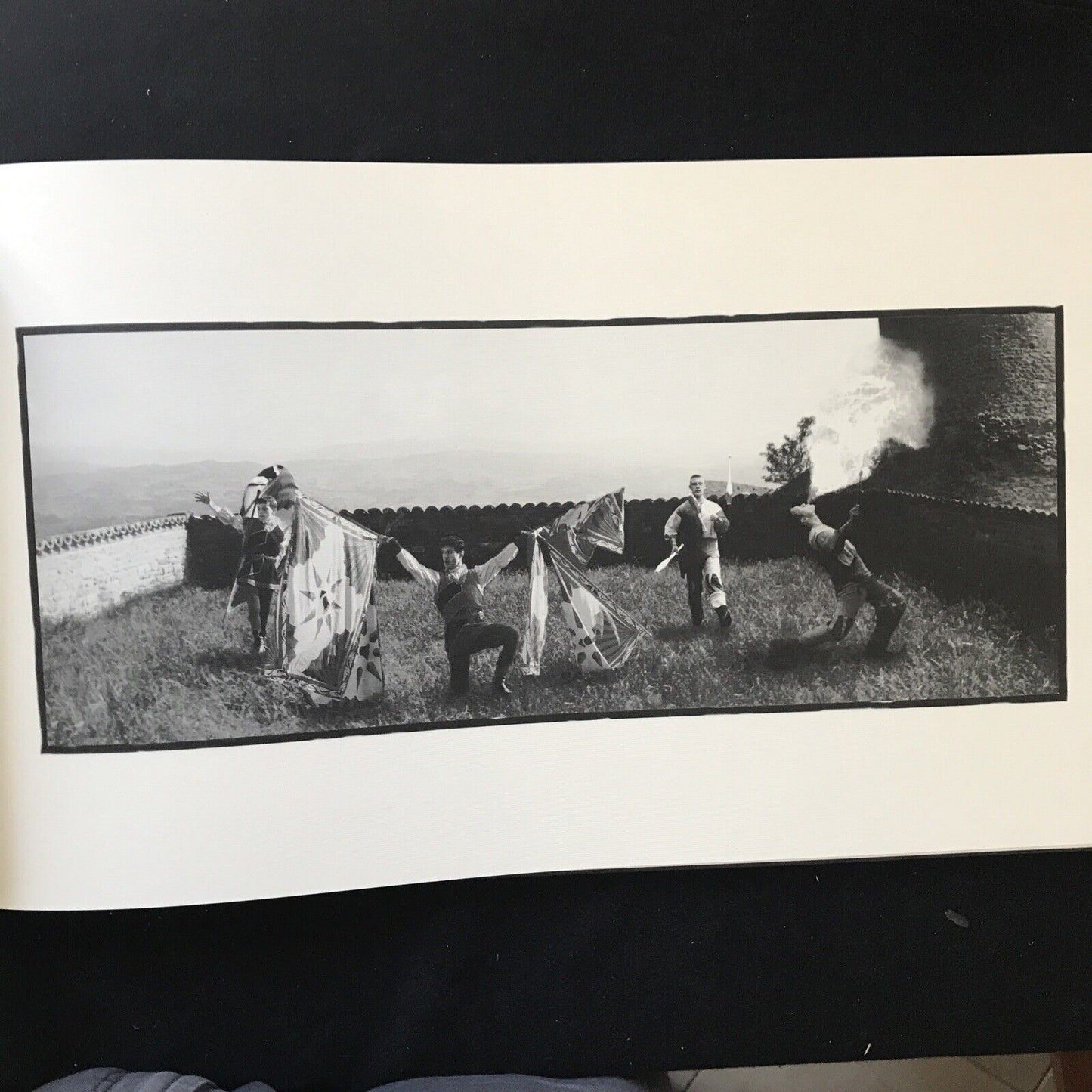 CANOSSA fotografie di Giuliano Ferrari, Pubblimedia 2003, Prodi, Mussini, Badini