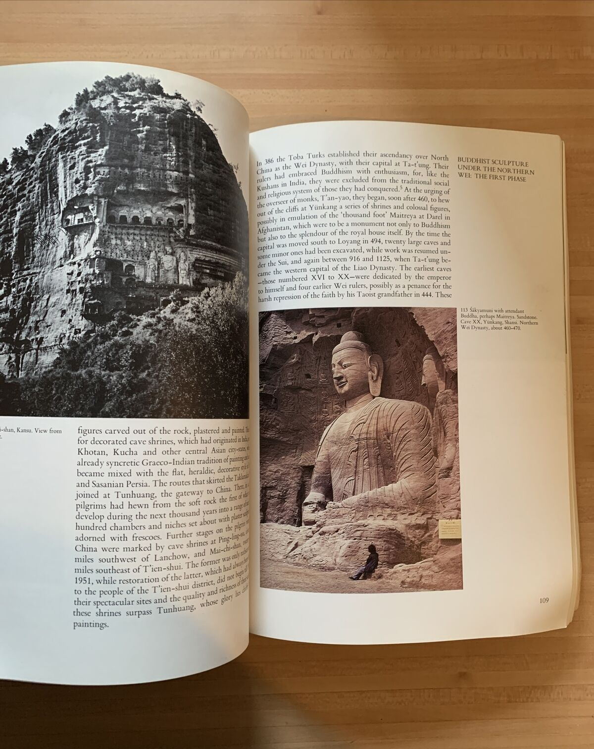 THE ARTS OF CHINA - Michael Sullivan. 1976 revised edition