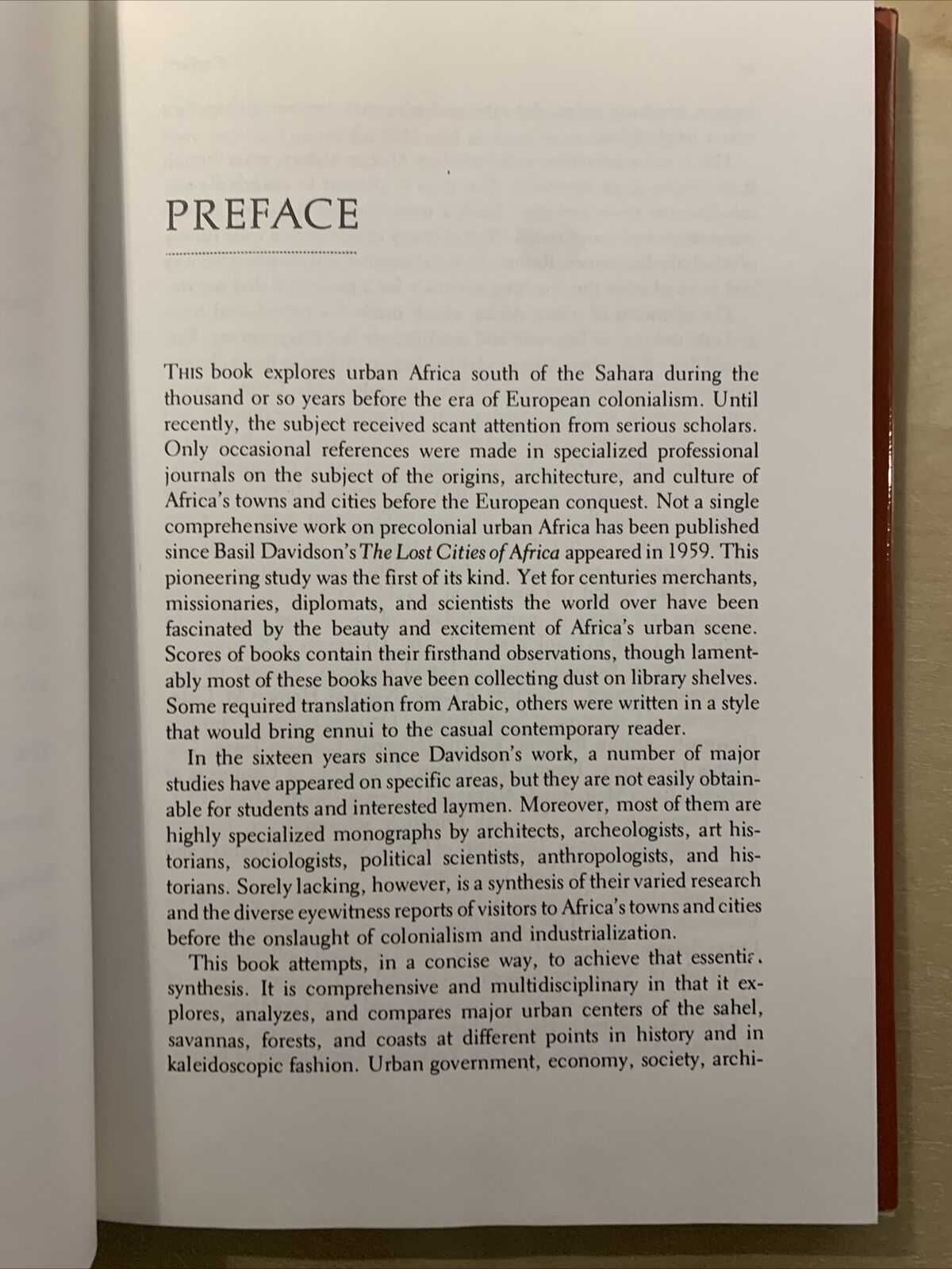 AFRICAN CITIES AND TOWNS BEFORE THE EUROPEAN CONQUEST, Richard W. Hull 1976 #