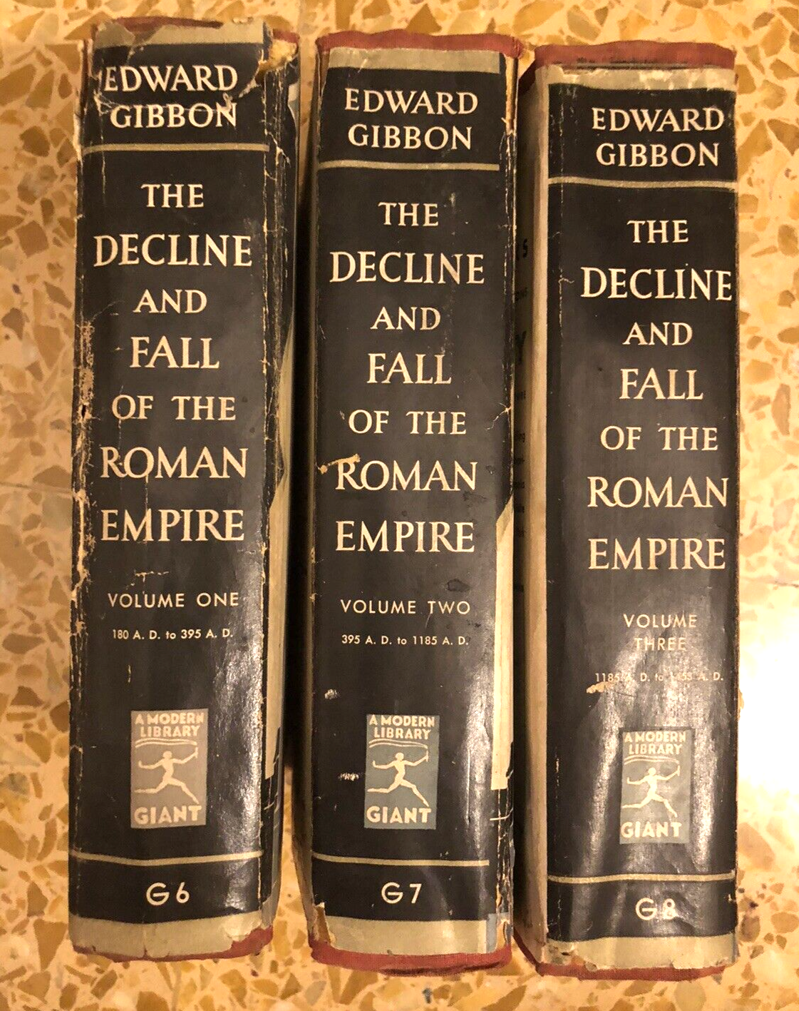 THE DECLINE AND FALL OF THE ROMAN EMPIRE - EDWARD GIBBON, THE MODERN LIBRARY