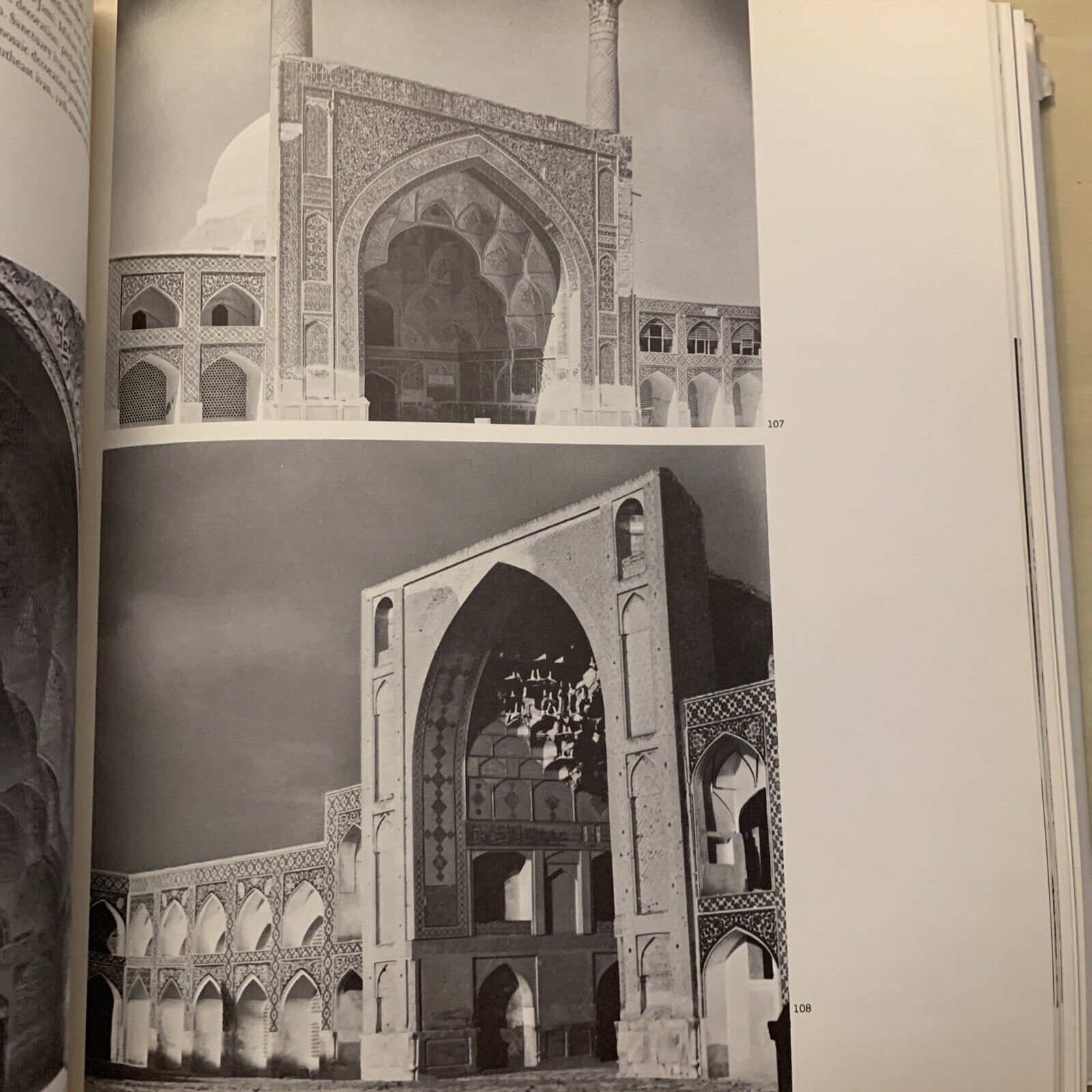 PERSIAN ARCHITECTURE - Arthur Upham Pope. Thames and Hudson 1965