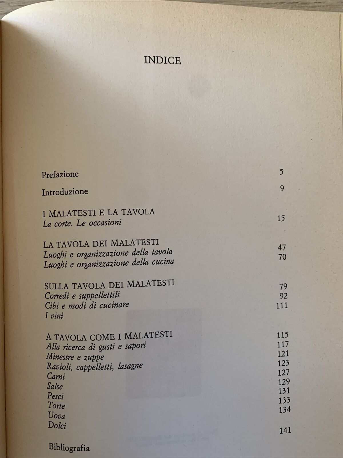 A tavola con i Malatesti. Luisa Bartolotti. Panozzo editore 1989