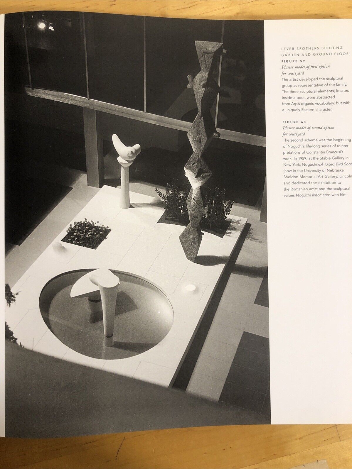 Isamu Noguchi - a study of space, Ana maria Torres, The Monacelli Press 2000