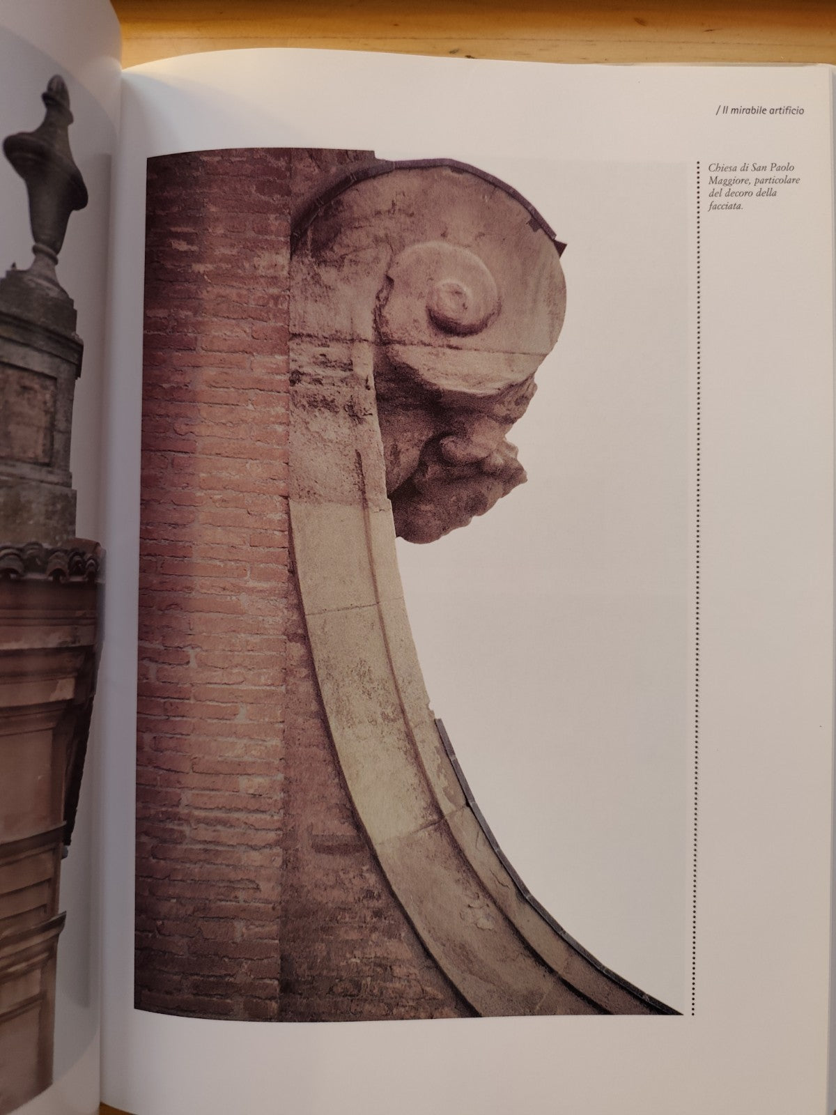 Il mirabile artificio colonne archi capitelli dei portici di Bologna A. Santucci