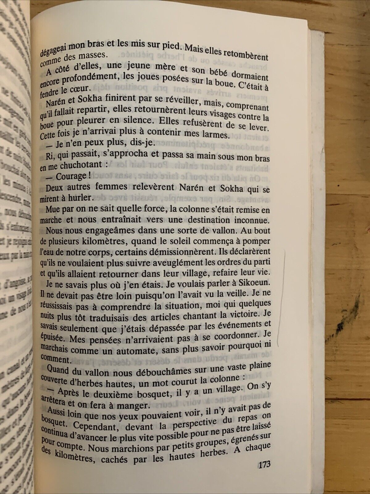 Au delà du ciel Laurence  - Picq barrault, cinq ans chez les Khmers Rouges 1984
