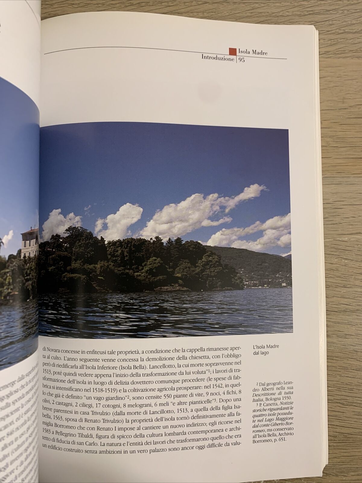 Le isole Borromeo e la Rocca di Angera. Guida. Silvana editoriale 2000
