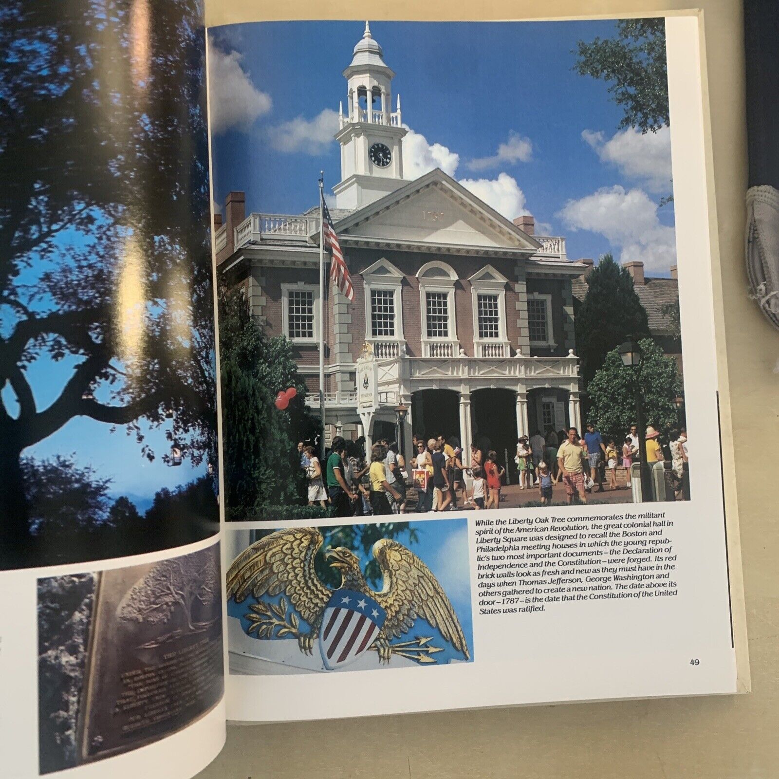 WALT DISNEY WORLD BOOK - Hardcover souvenir book **Rare** DISNEYLAND #