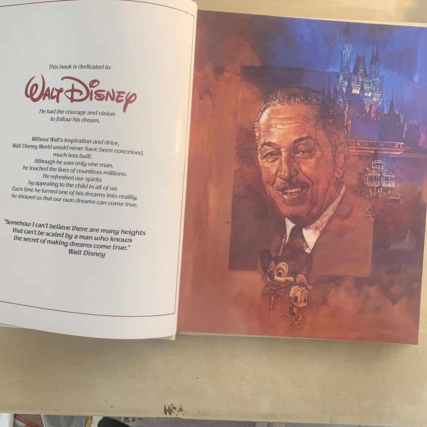 WALT DISNEY WORLD BOOK - Hardcover souvenir book **Rare** DISNEYLAND #