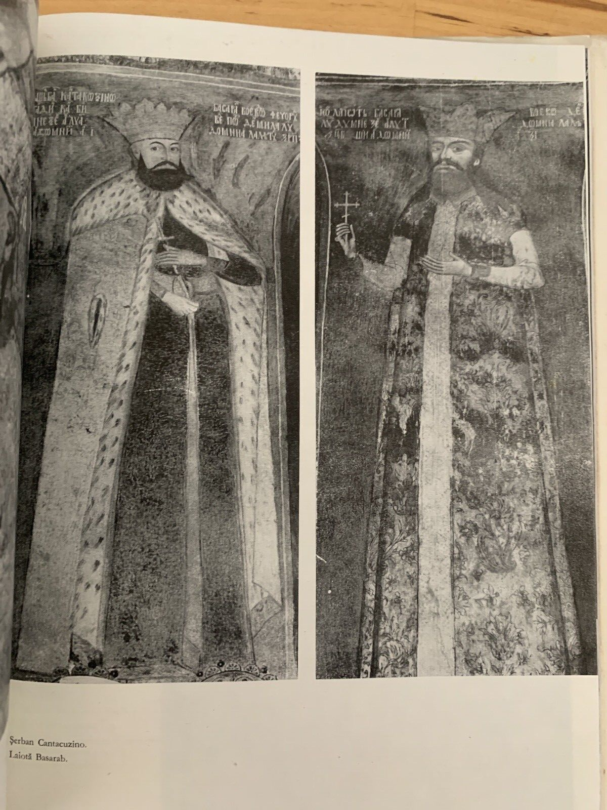 HUREZI - ION MICLEA RADU FLORESCU. EDITURA MERIDIANE 1989