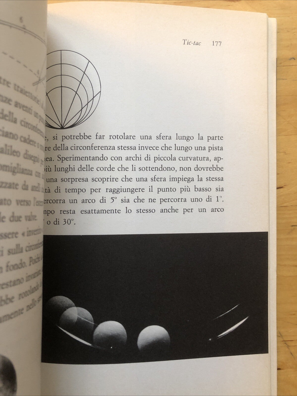 L'attrazione universale gravità e forma dello spazio Evans G. Valens -Zanichelli