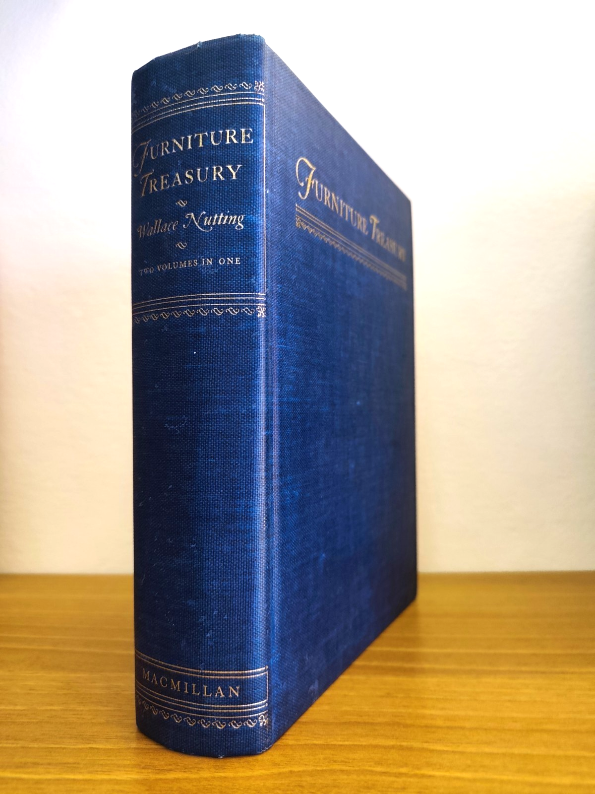 Furniture Treasury (Mobilio arredamento) Macmillan 1961, Wallace Nutting