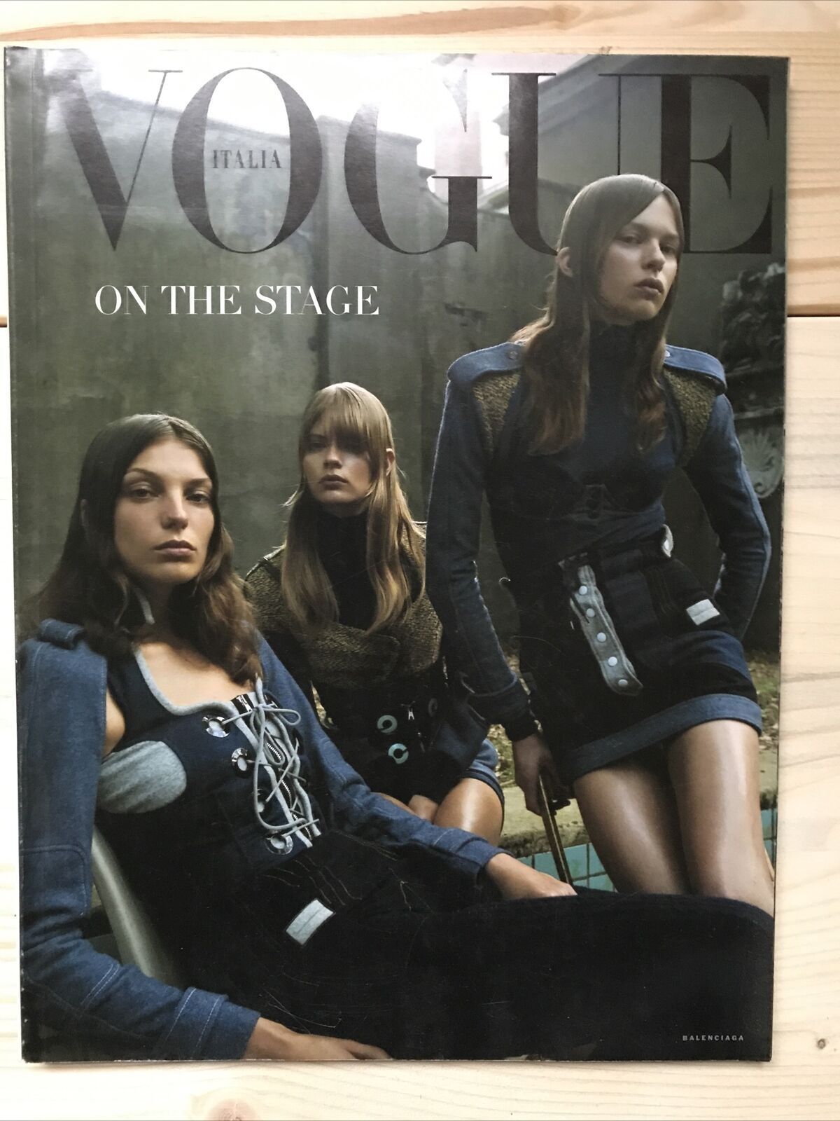 VOGUE Italia Luglio 2003 ON THE STAGE suppl. n. 635-Daria Werbowy Julia Stegner