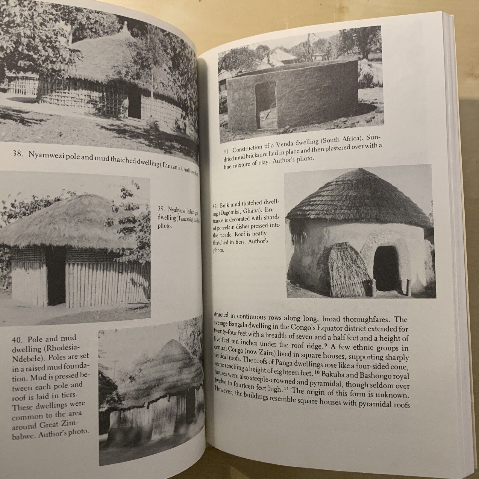AFRICAN CITIES AND TOWNS BEFORE THE EUROPEAN CONQUEST, Richard W. Hull 1976 #