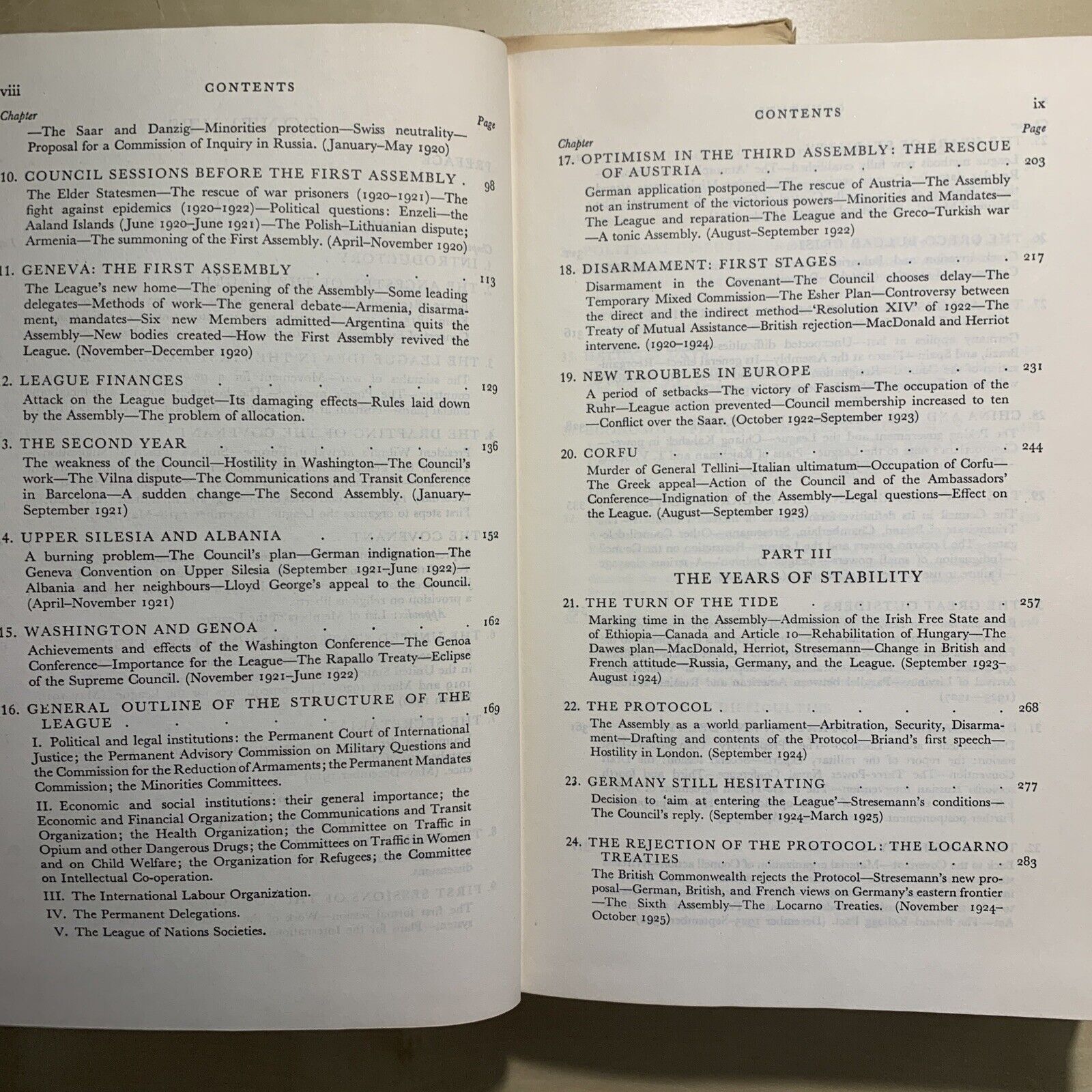 history of THE LEAGUE OF NATIONS - F. P. WALTERS. OXFORD UNIVERSITY PRESS 1960 #