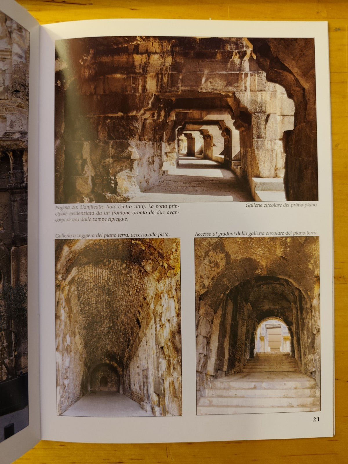 Nimes edizione italiana P.E.C. edizioni 2004