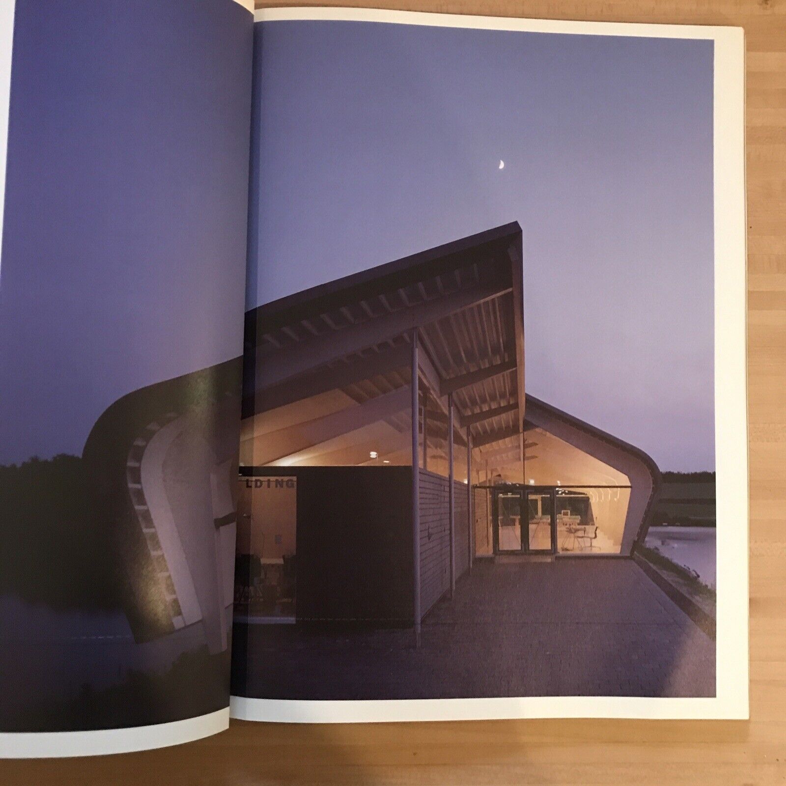 ARCHIS IS DUTCH magazine - Architecture City Visual, # 4 - 2002