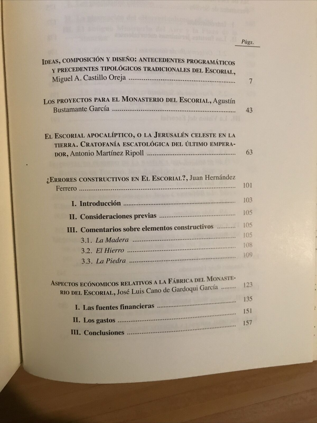El Monasterio del Escorial y la arquitectura : actas del Simposium