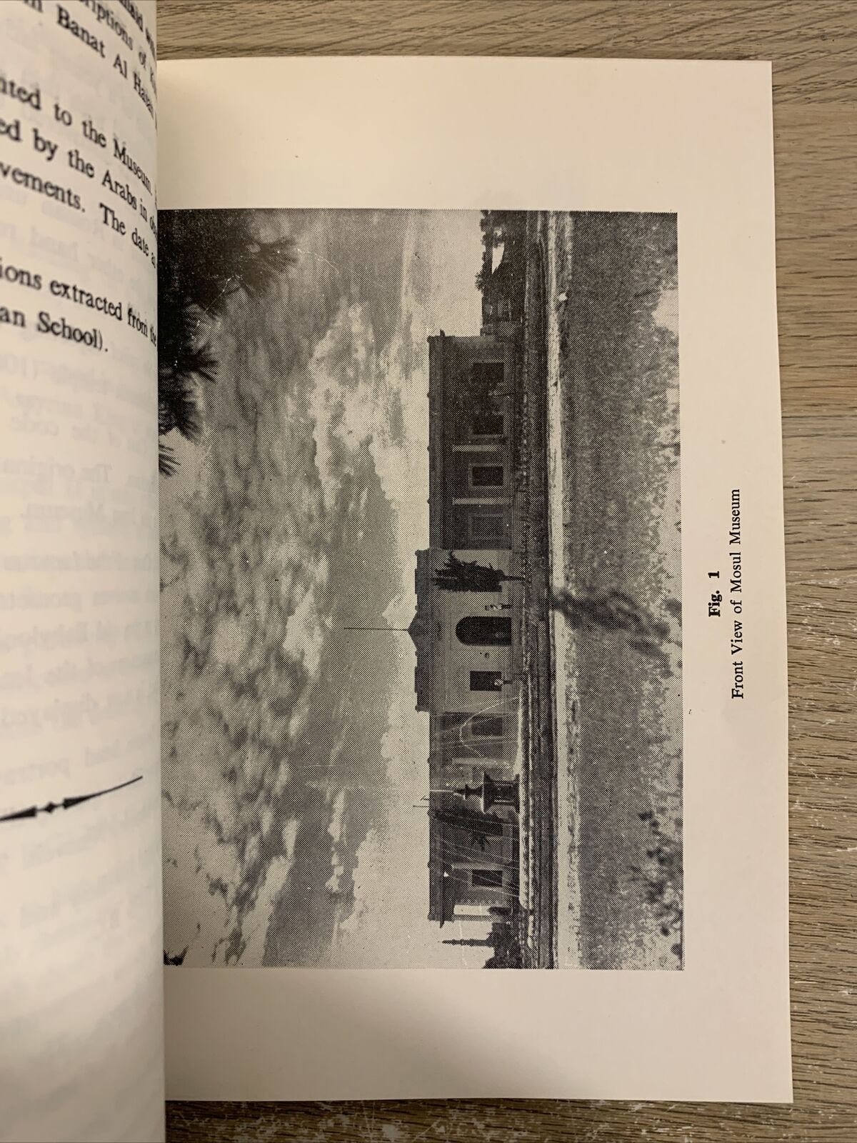 Mosul Museum Guide Book 1966. Ministry of Culture and guidance Directorate of cu