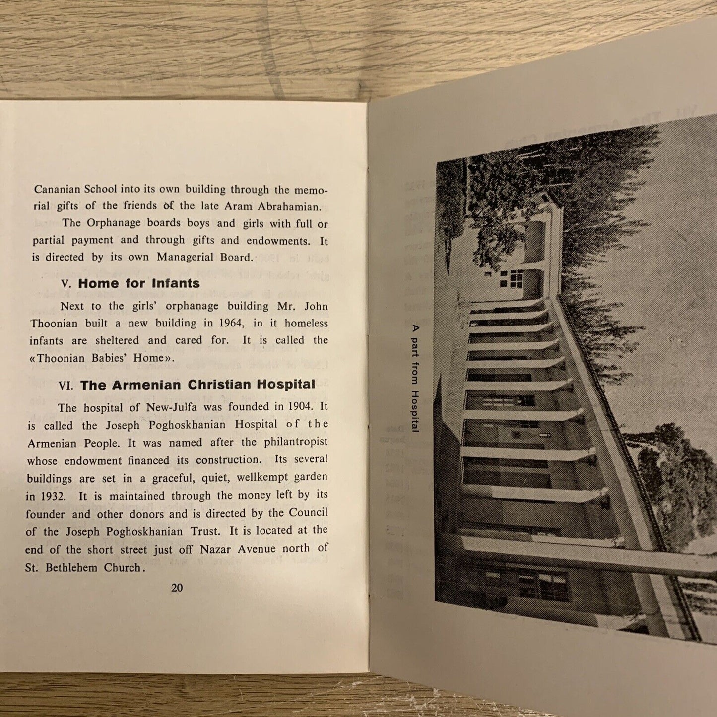 GUIDE BOOK TO NEW-JULFA. ISFAHAN-IRAN. Levon G. Minassian 1965