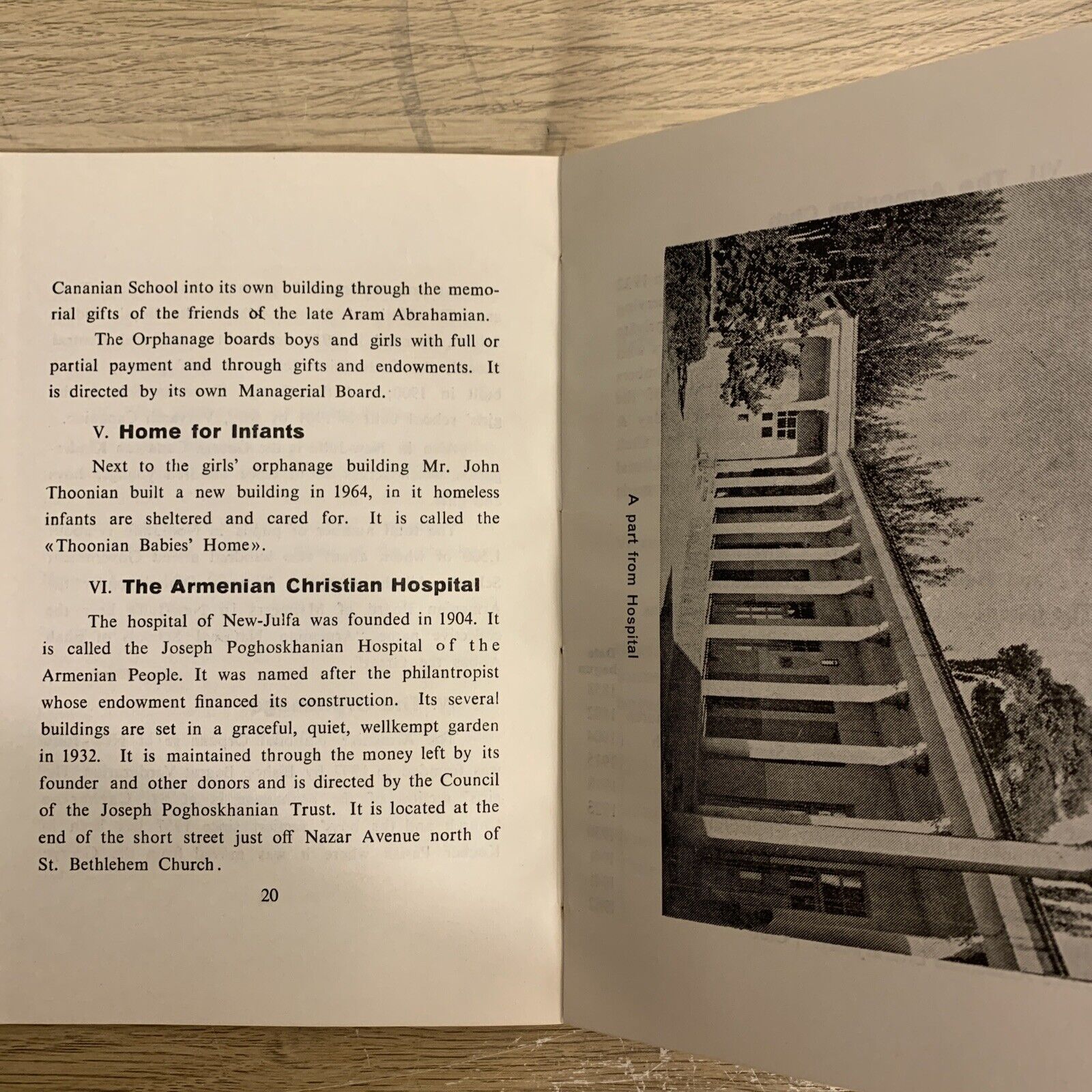 GUIDE BOOK TO NEW-JULFA. ISFAHAN-IRAN. Levon G. Minassian 1965
