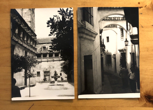 Fotografie BARCELLONA El Pueblo, Cortile intorno al Palazzo municipale -anni '50