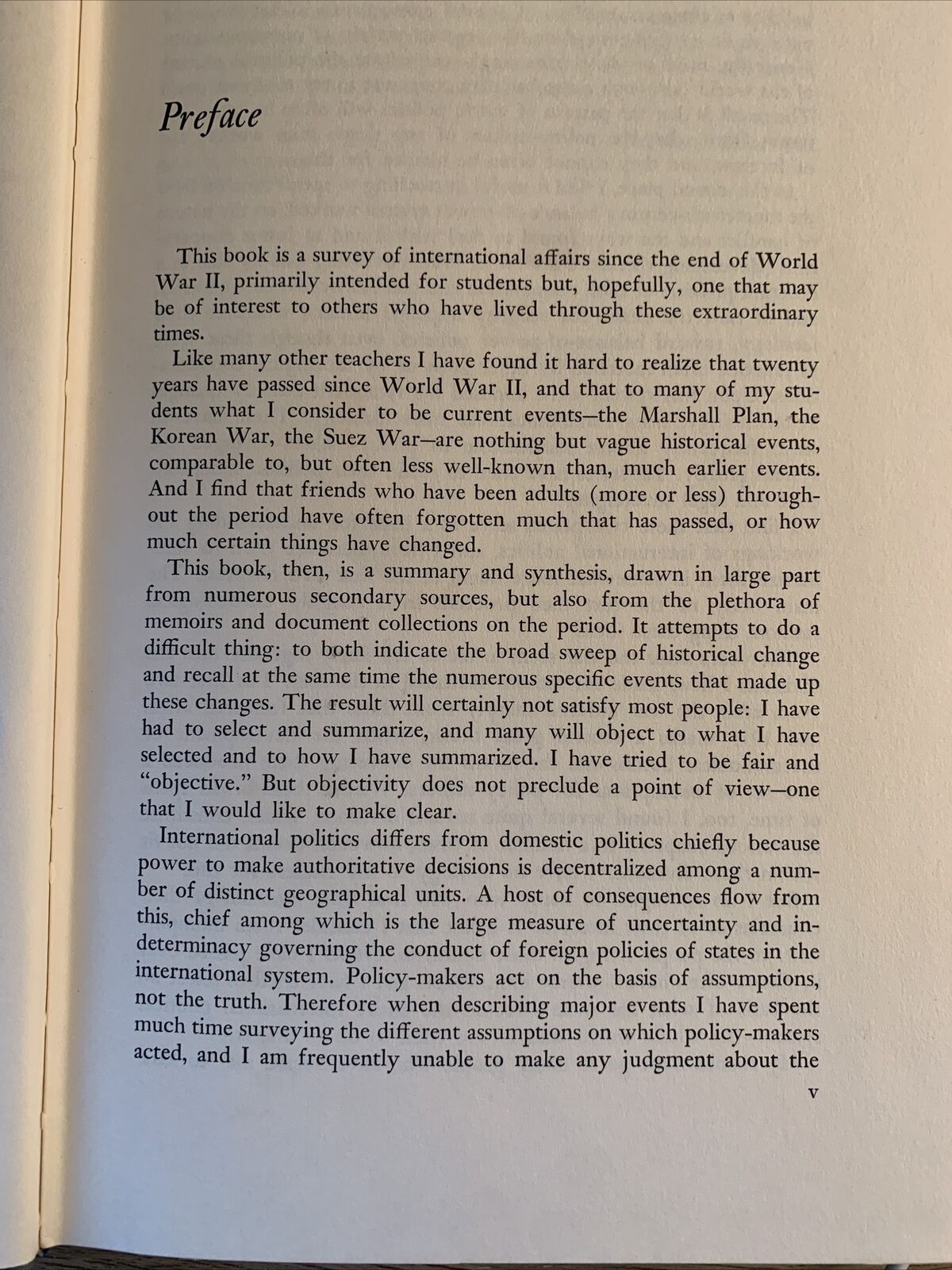 INTERNATIONAL POLITICS SINCE WORLD WAR II - a short history, C. Robertson 1966 #