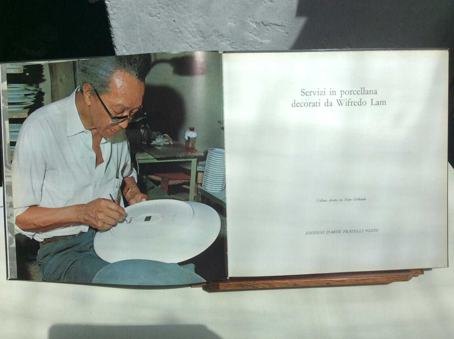 WIFREDO LAM - SERVIZI IN PORCELLANA DECORATI DA. Edizioni fratelli Pozzo 1970