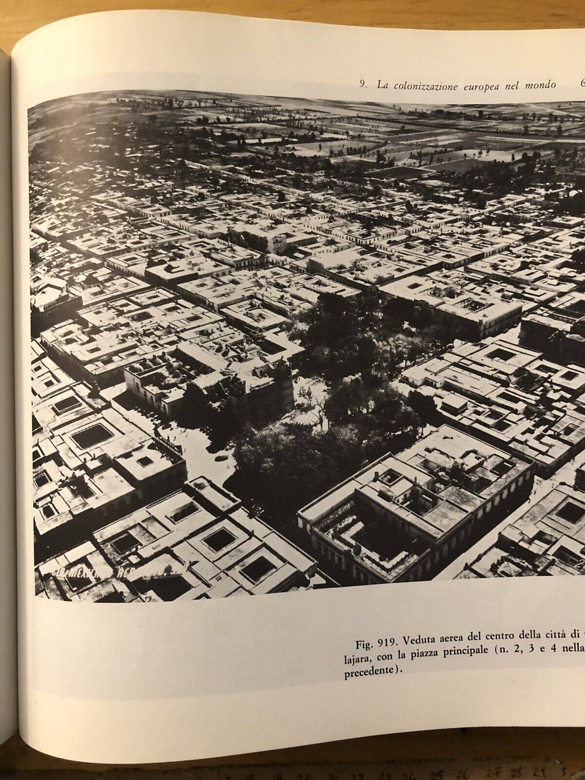 Storia della città - Leonardo Benevolo, Editori Laterza 1980