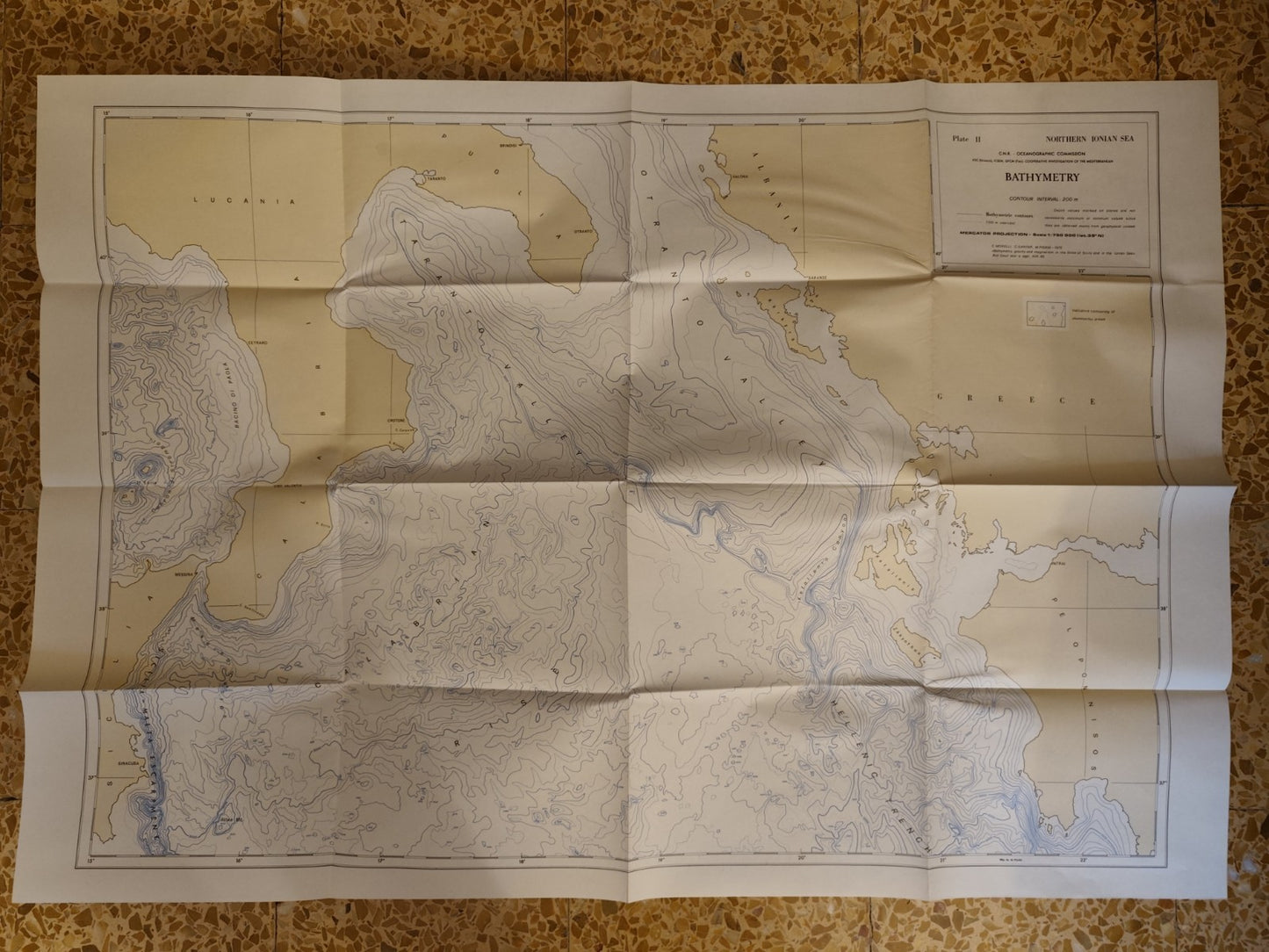 Cartografie geologia tettonica geofisica batimetria Italia, 27 ampie cartografie