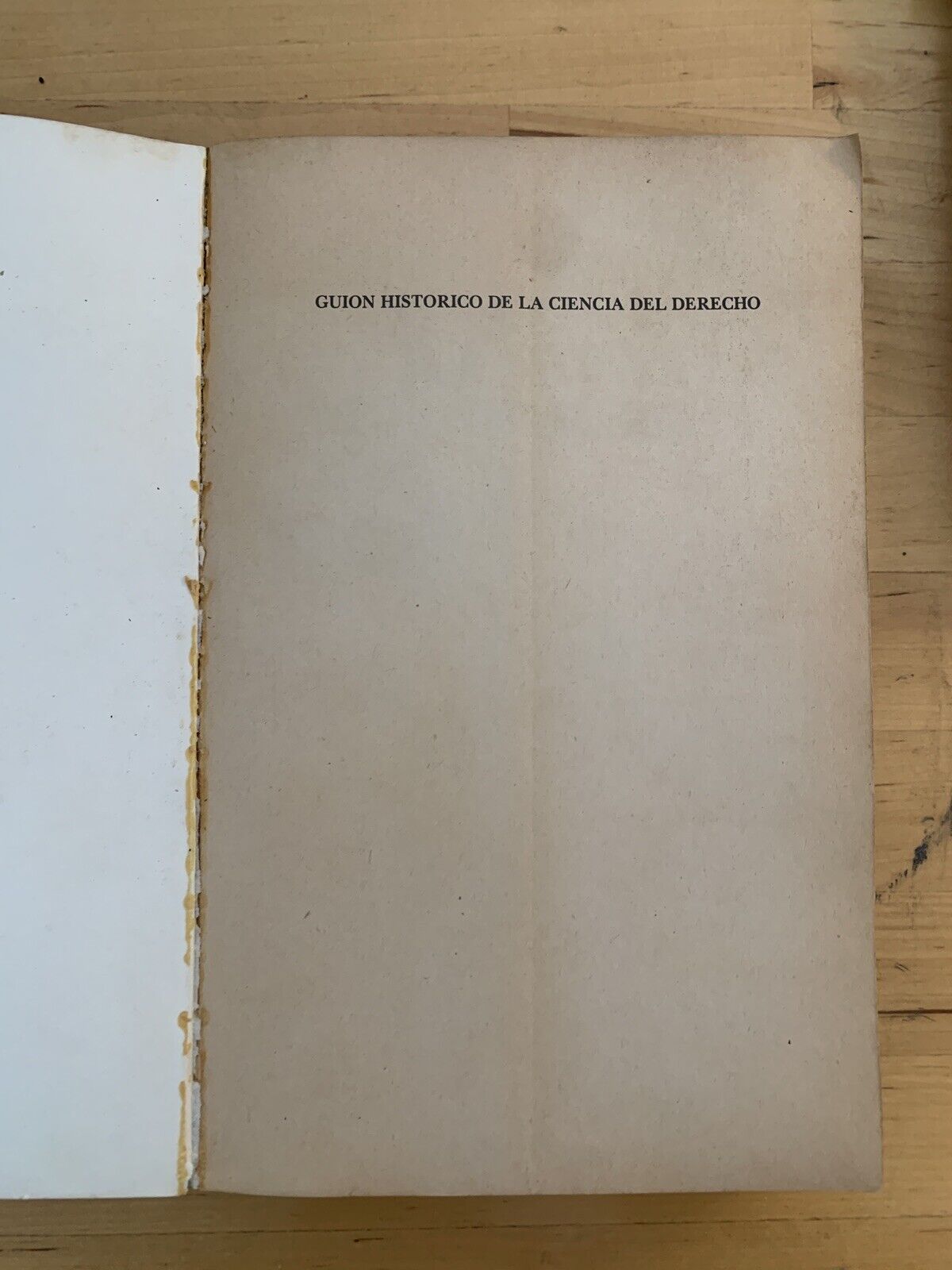 GUION HISTORICO DE LA CIENCIA DEL DERECHO -TOMO PRIMERO, UCA EDITORES 1978